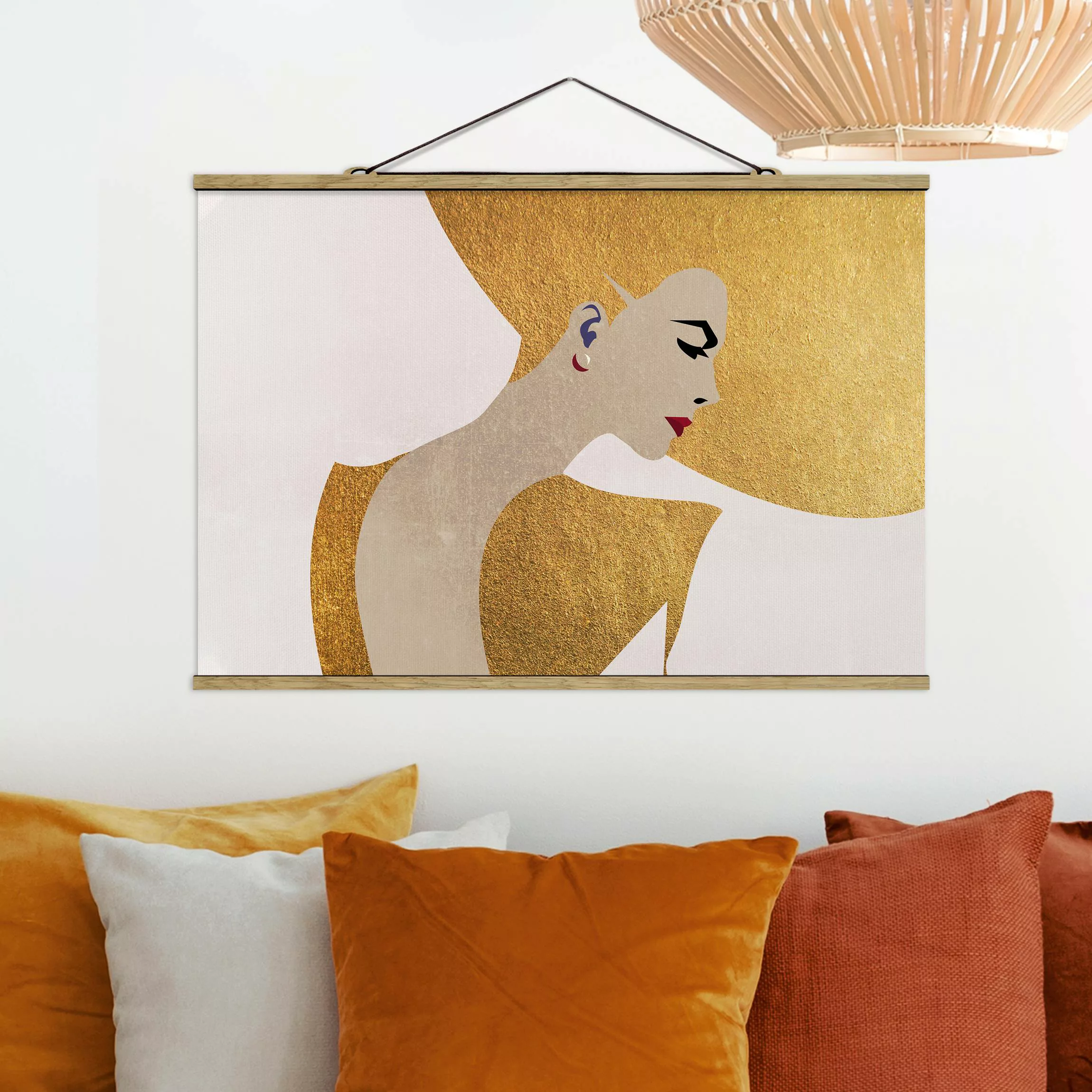 Stoffbild mit Posterleisten Dame mit Hut in Gold günstig online kaufen
