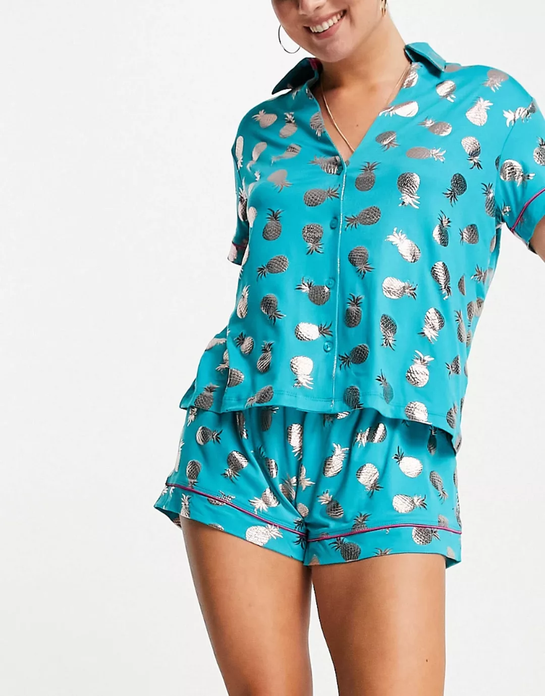 Chelsea Peers – Pyjama in Grün mit Foliendruck-Ananasmotiv günstig online kaufen