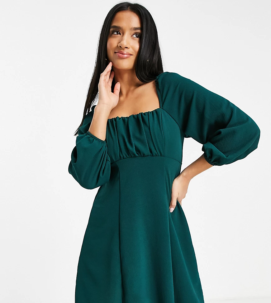 ASOS DESIGN Petite – Minikleid mit eckigem, gerafftem Ausschnitt in Flasche günstig online kaufen