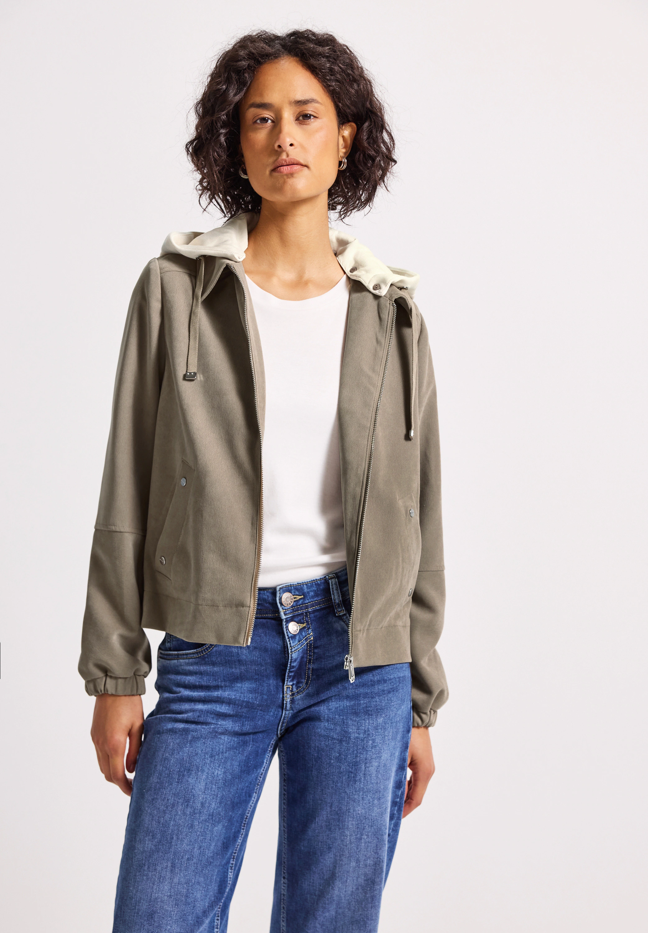 STREET ONE Kurzjacke, mit Kapuze, in Cord-Optik günstig online kaufen