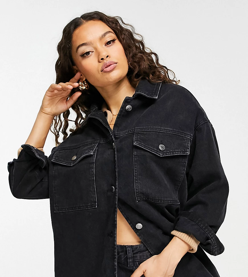 ASOS DESIGN Petite – Oversize-Hemdjacke aus Denim in verwaschenem Schwarz m günstig online kaufen