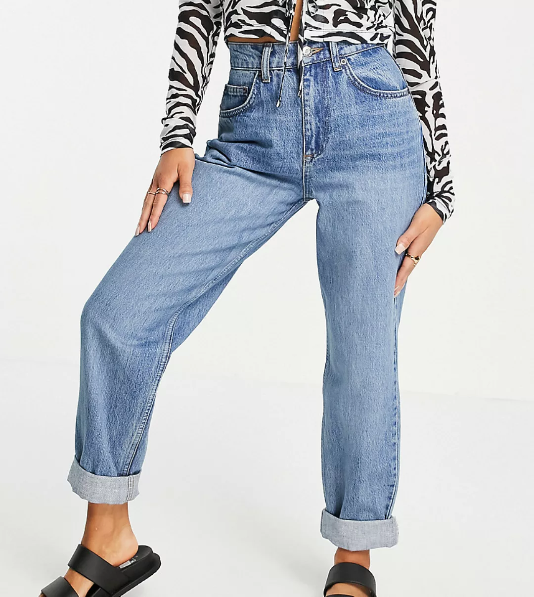 ASOS DESIGN Petite – Slouchy – Hoch geschnittene, lockere Mom-Jeans in mitt günstig online kaufen