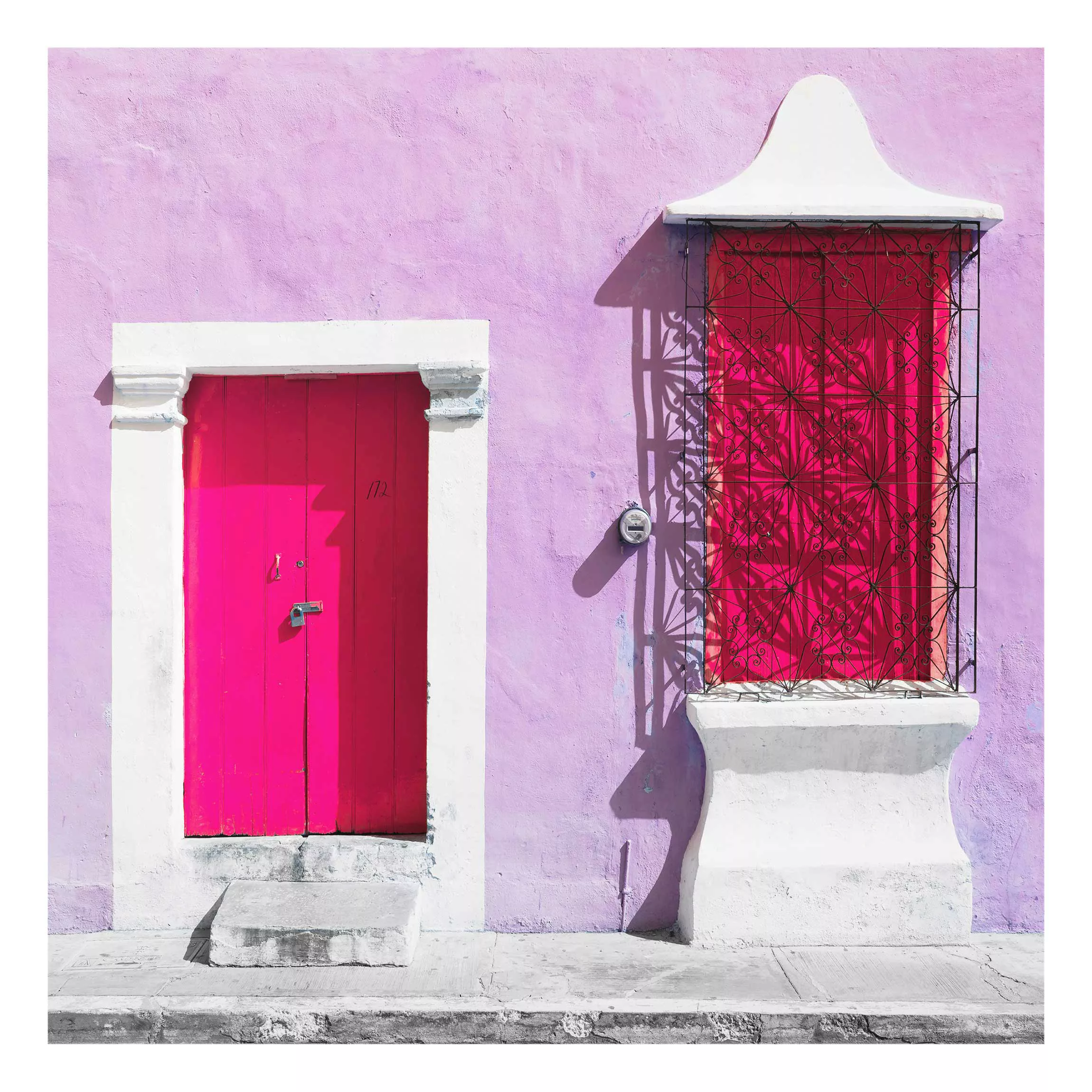 Glasbild Architektur & Skyline - Quadrat Rosa Fassade Pinke Tür günstig online kaufen