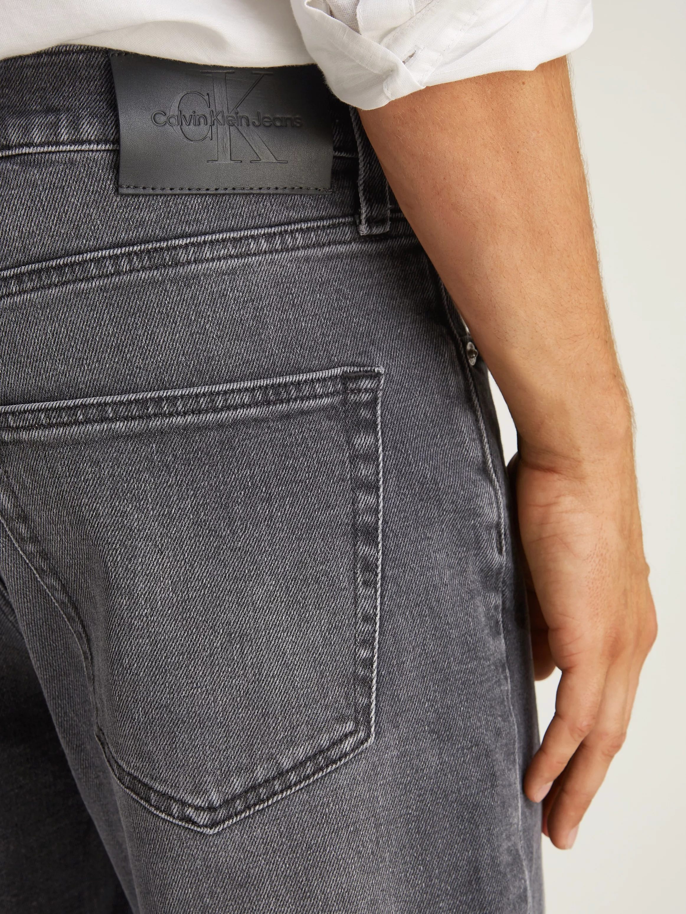 Calvin Klein Jeans Tapered-fit-Jeans "Dad Jeans", im Retro-Look günstig online kaufen