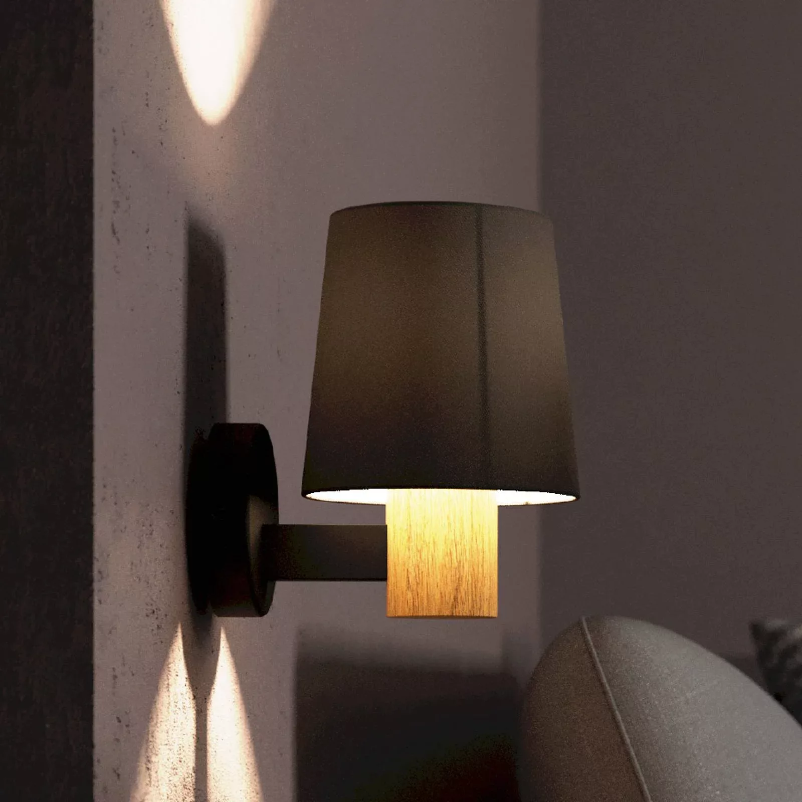 Wandlampe Edale Stoffschirm cappuccino, Holzdetail günstig online kaufen