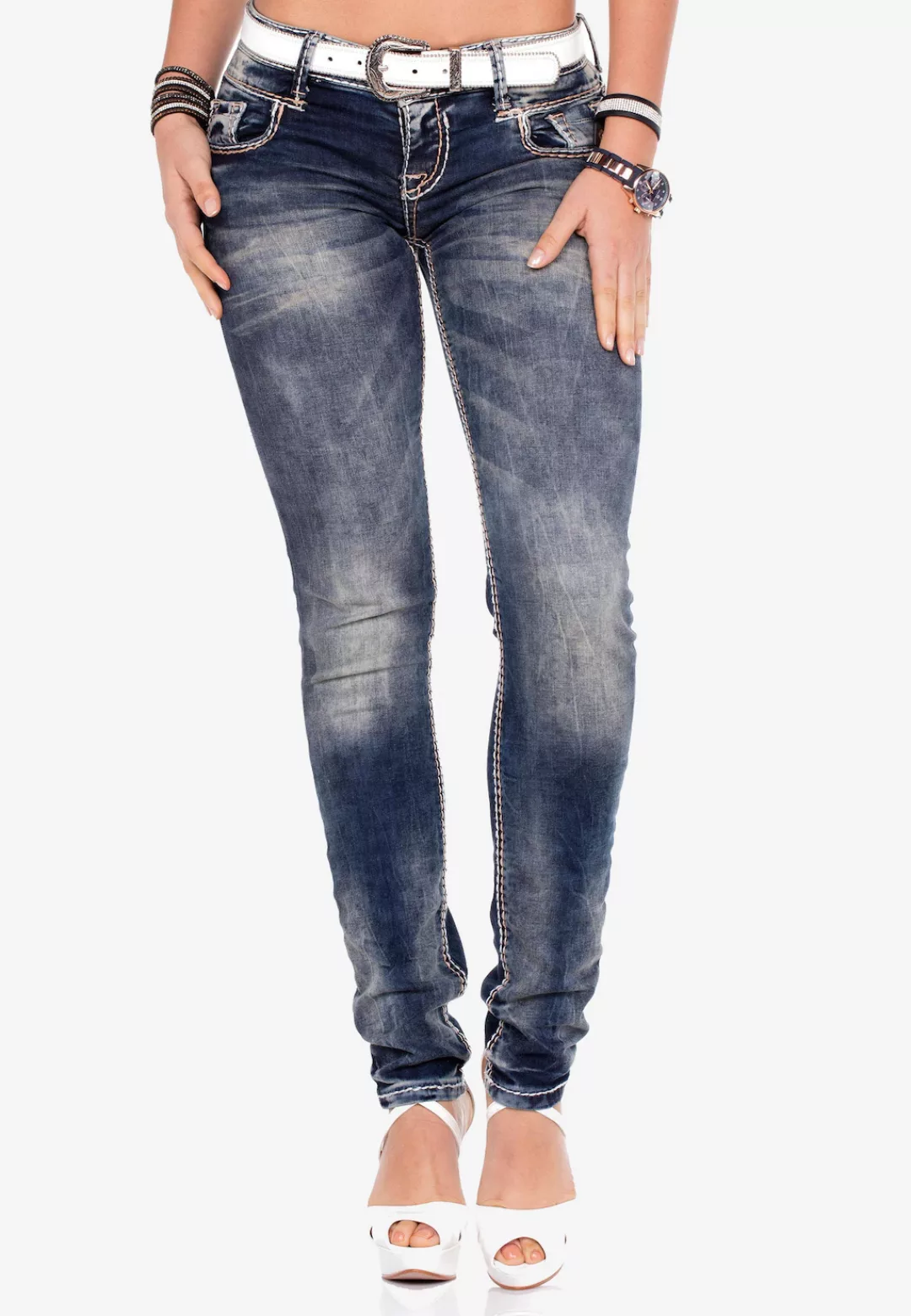Cipo & Baxx Slim-fit-Jeans, mit niedriger Taille in Straight Fit günstig online kaufen