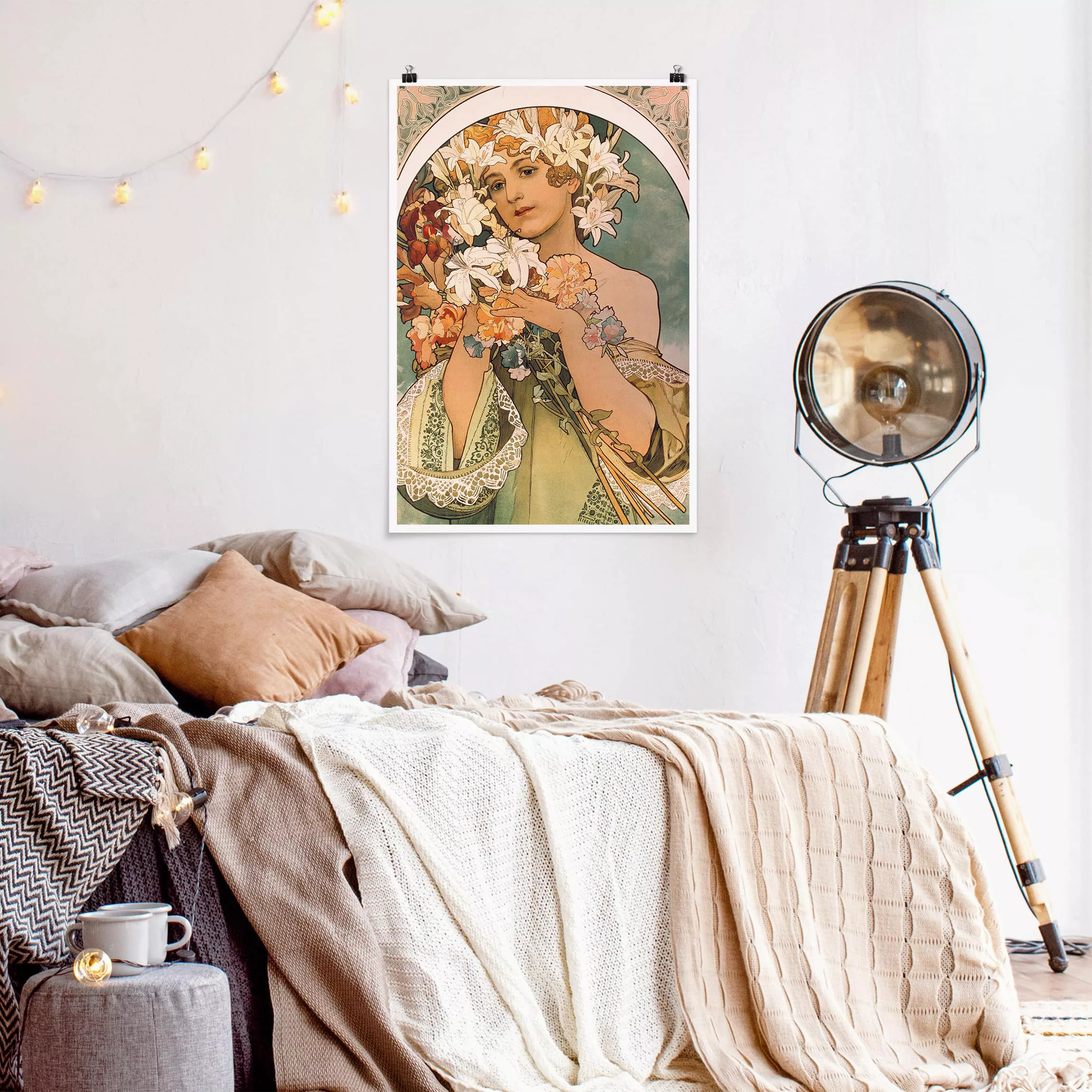 Poster Kunstdruck - Hochformat Alfons Mucha - Blume günstig online kaufen