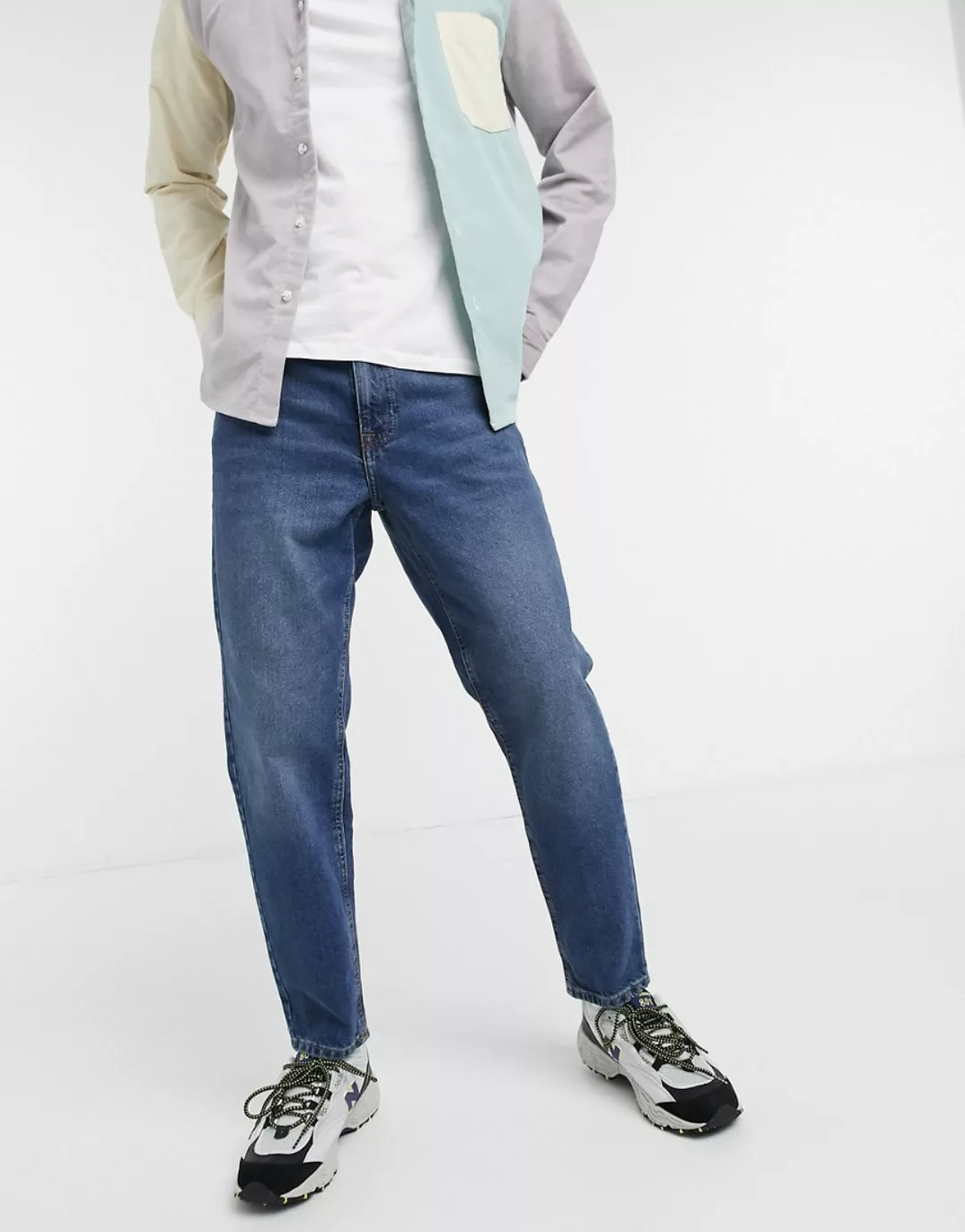 ASOS DESIGN – Klassische, steife Jeans in dunkelblauer Vintage-Waschung günstig online kaufen