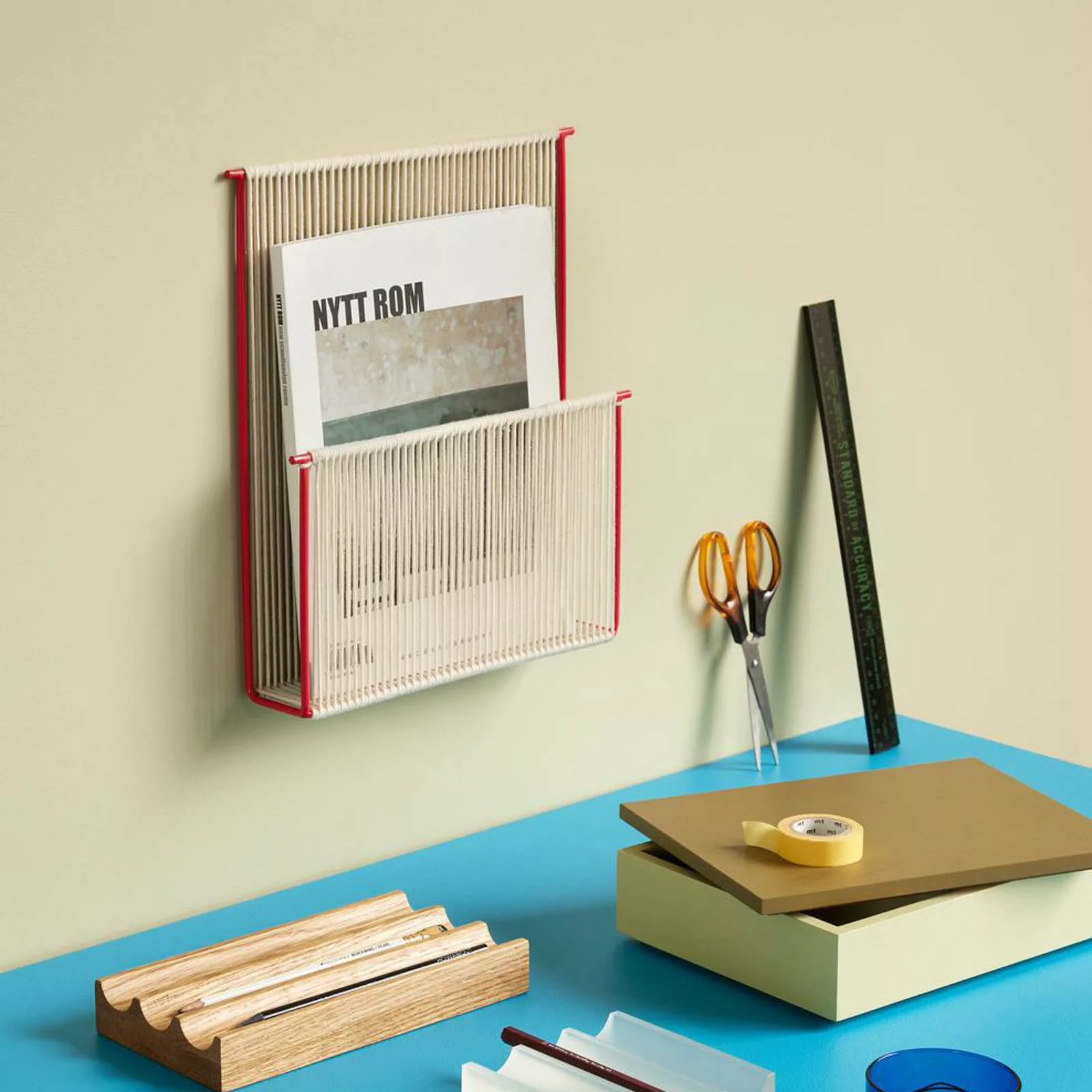 HÜBSCH Zeitschriftenhalter String, Wand, cremeweiß/rot günstig online kaufen