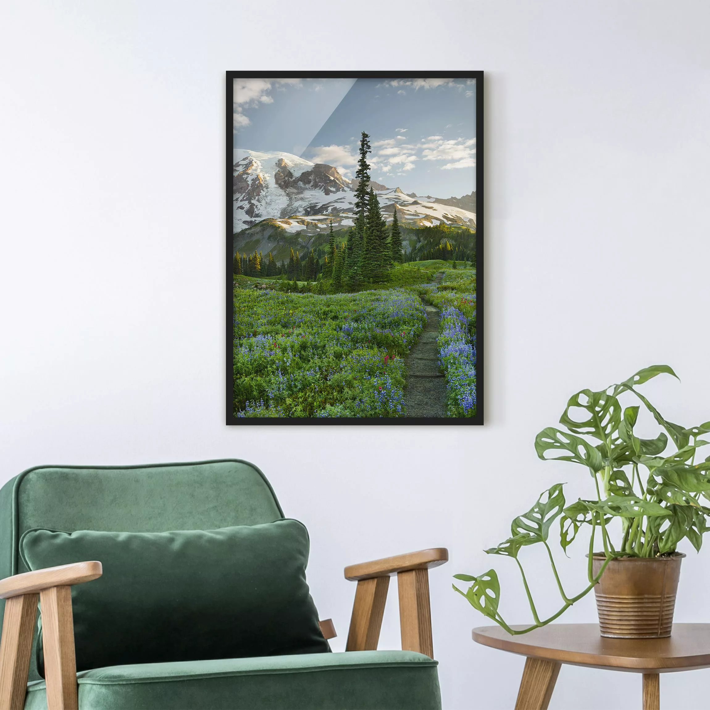 Bild mit Rahmen Natur & Landschaft - Hochformat Bergblick Wiesenpfad günstig online kaufen