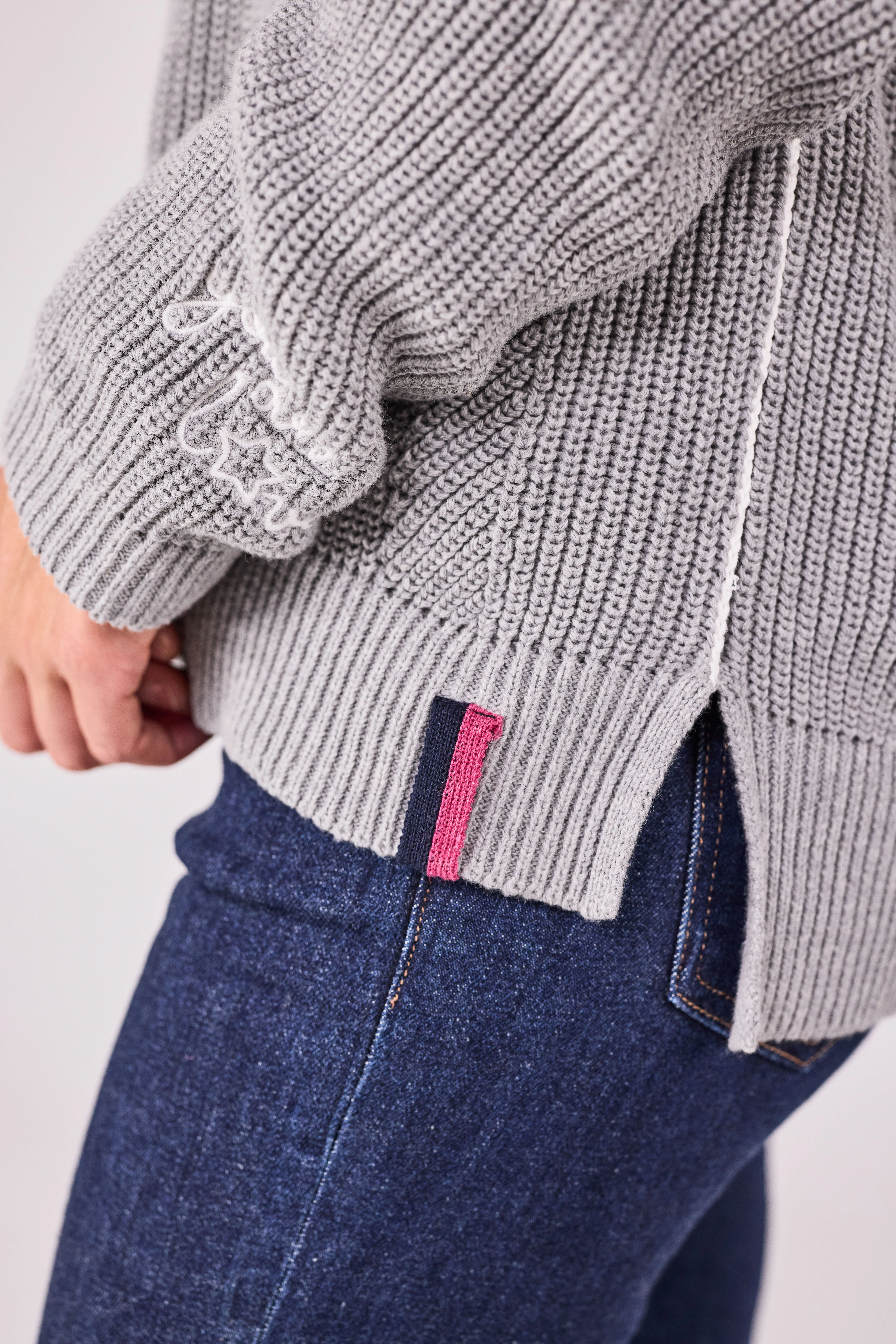 Lieblingsstück Strickjacke LiseL mit Stickerei am Ärmel günstig online kaufen