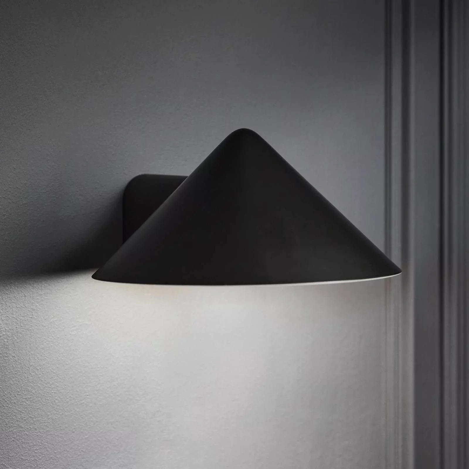 FRANDSEN LED-Wandlampe Grasp, schwarz, Breite 15 cm, Metall günstig online kaufen