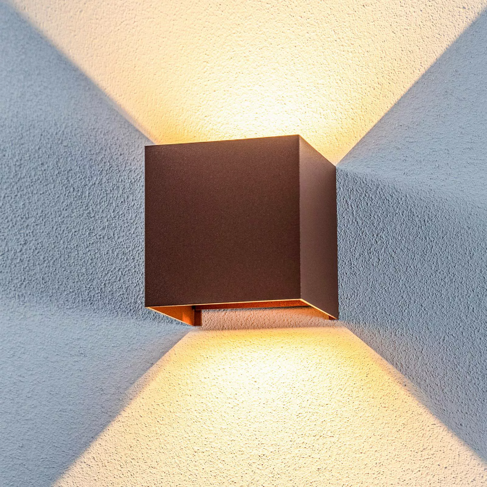 Lindby LED-Außenwandleuchte Nivar, eckig, rostbraun, Metall günstig online kaufen