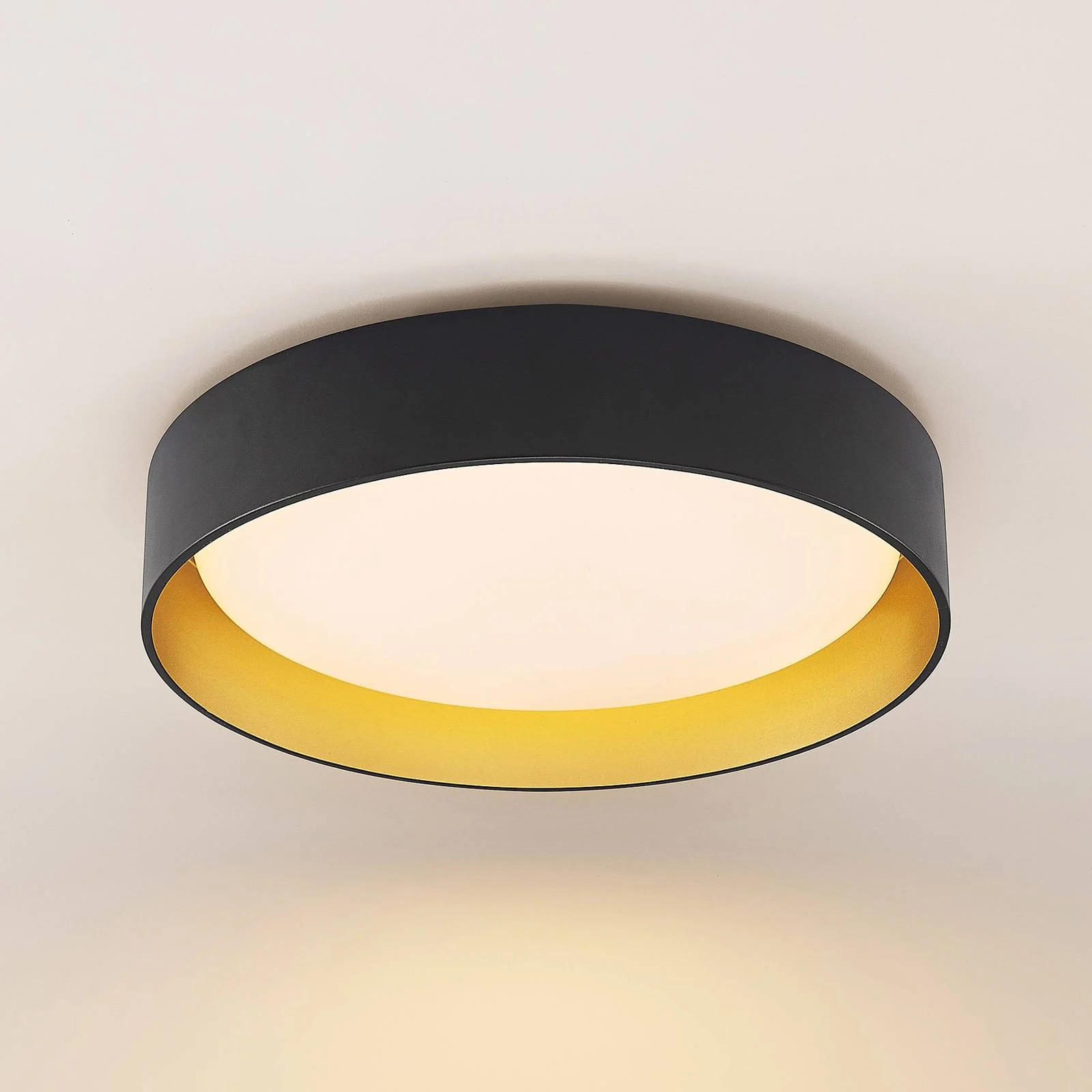 Lindby Gracjan LED-Deckenleuchte CCT schwarz gold günstig online kaufen