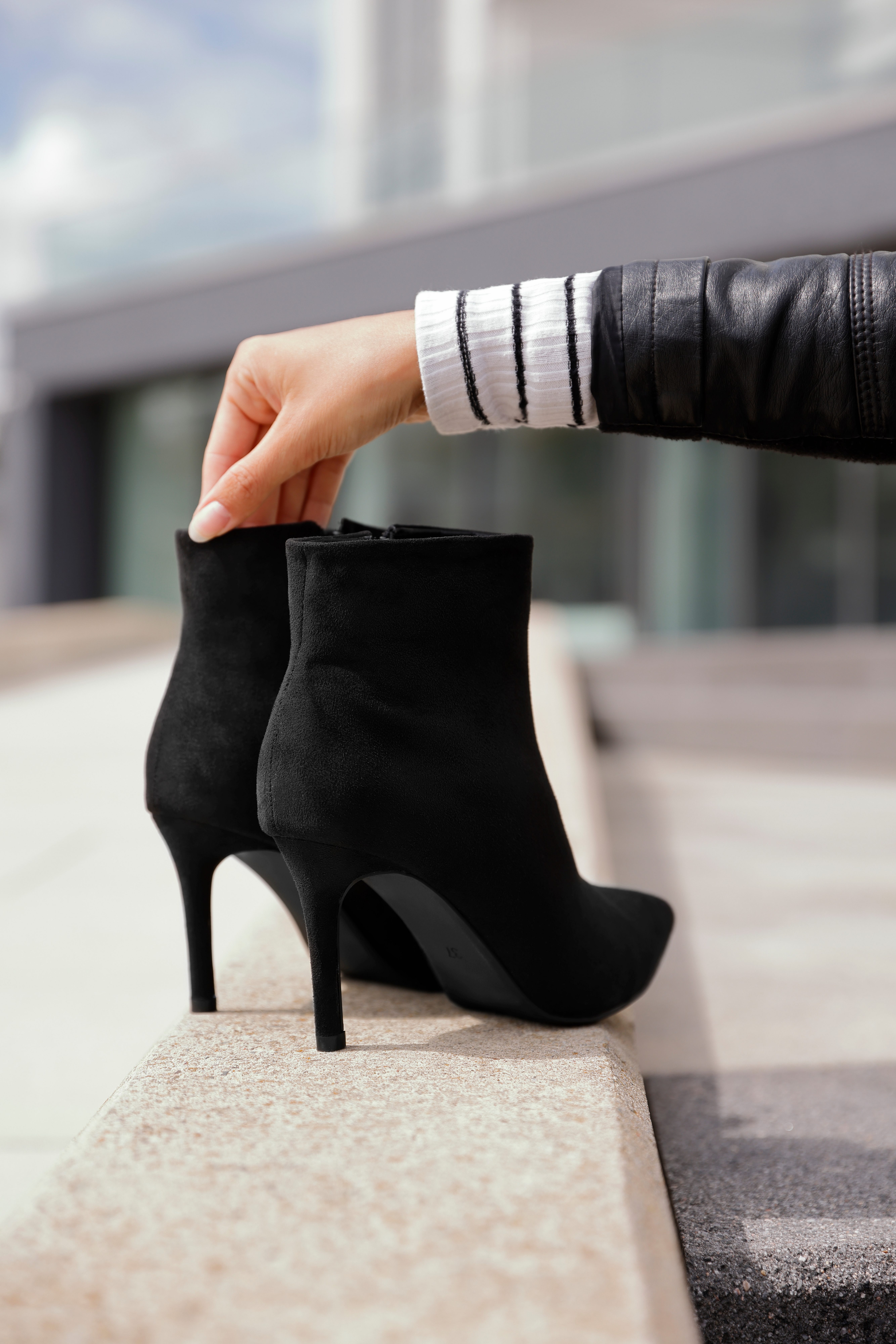 Aniston SHOES Stiefelette, Ankleboots in spitzer günstig online kaufen