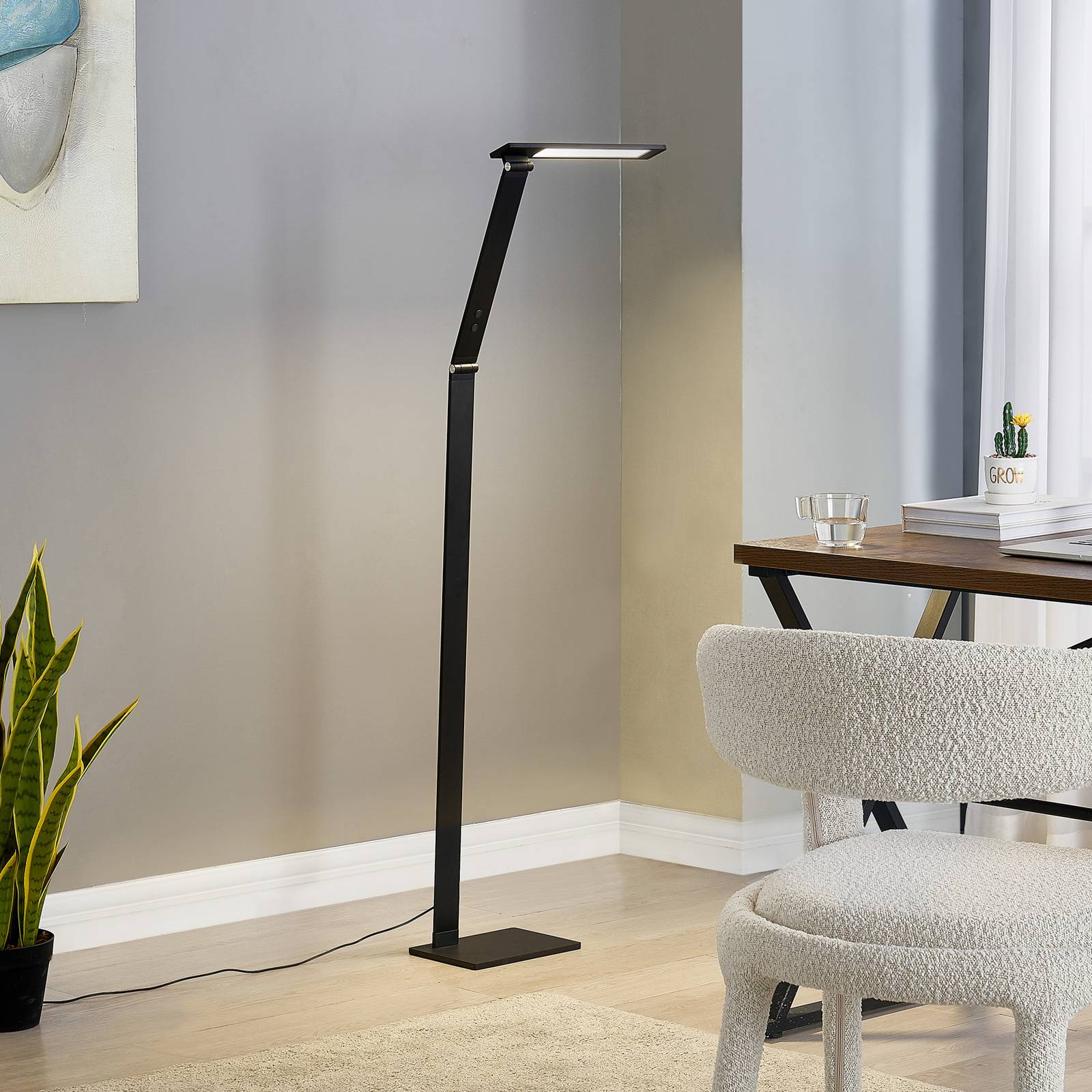 Dimmbare LED-Stehlampe Salome, Lichtfarbe variabel günstig online kaufen