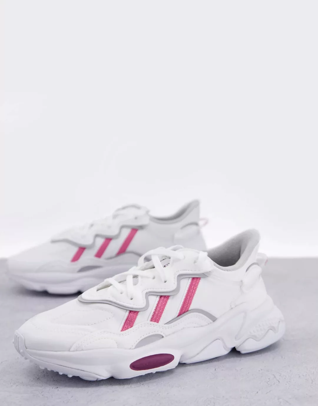 adidas Originals – Ozweego – Weiße Sneaker günstig online kaufen