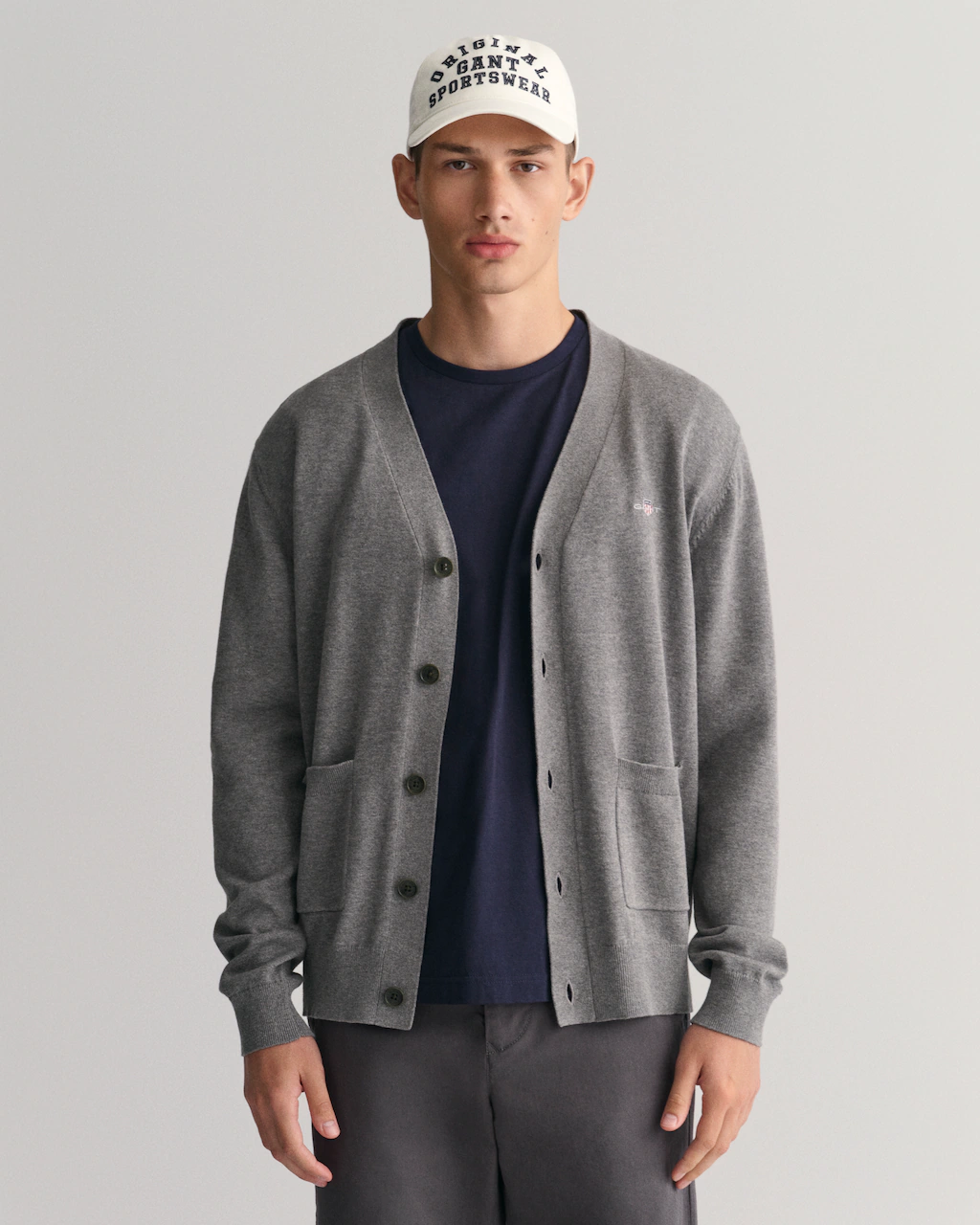 Gant Strickjacke CLASSIC COTTON V-CARDIGAN Grafische GANT-Stickerei auf der günstig online kaufen