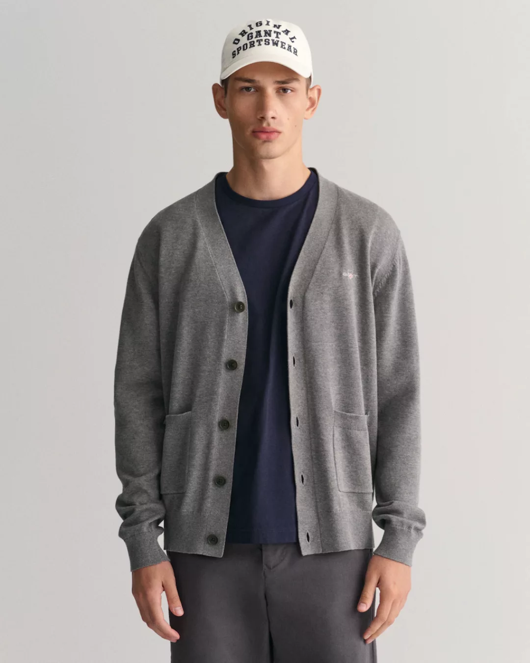 Gant Strickjacke "CLASSIC COTTON V-CARDIGAN", Grafische GANT-Stickerei auf günstig online kaufen