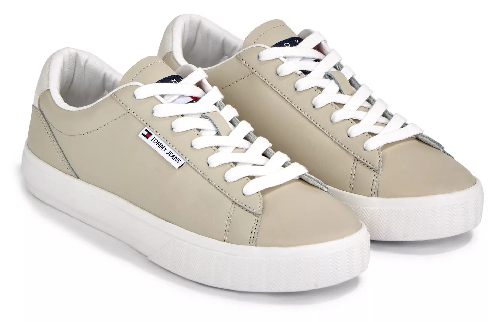 Tommy Jeans Plateausneaker "TJW CUPSOLE SNEAKER ESS", mit Logoaufnäher an d günstig online kaufen