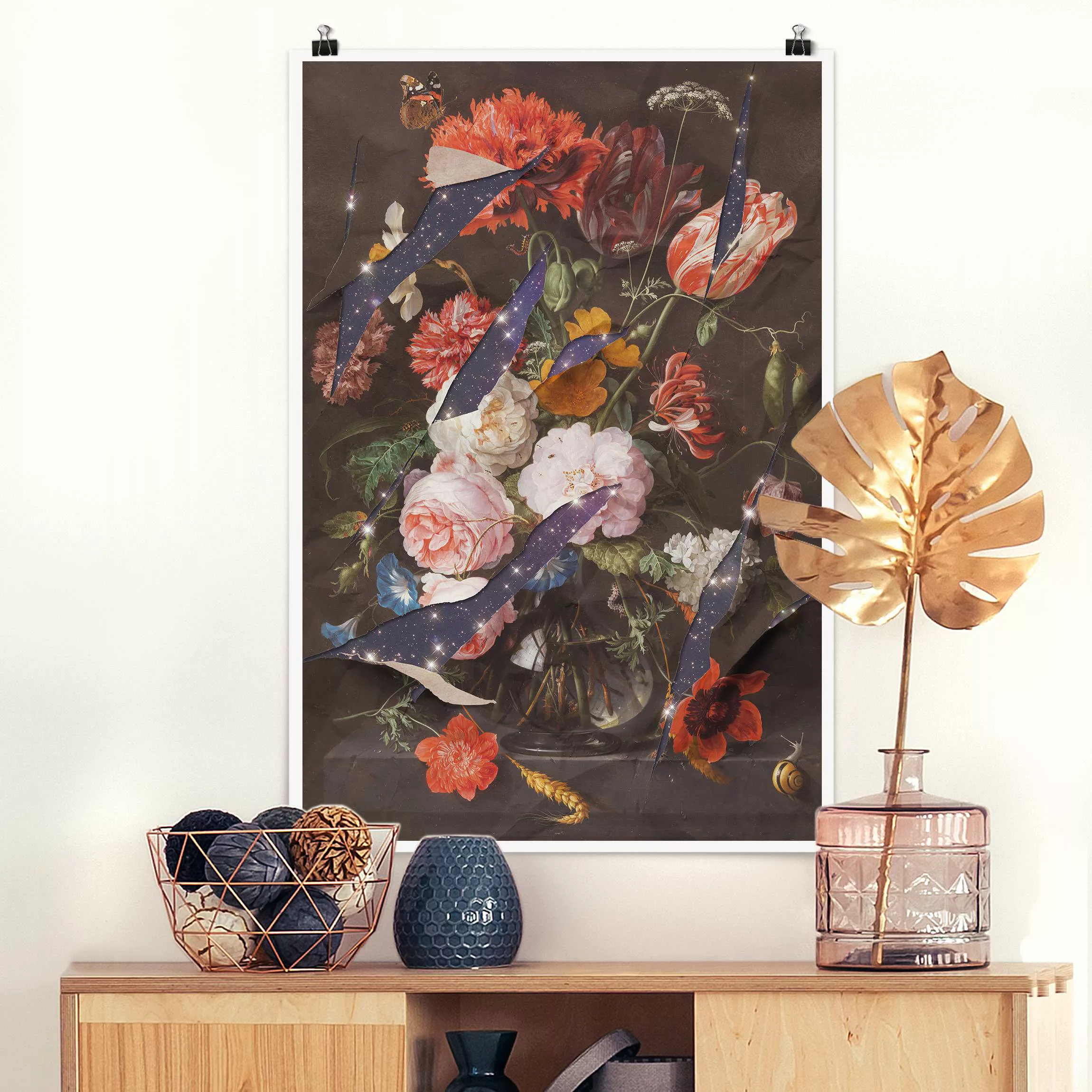 Poster Blumen - Hochformat Blumen mit Galaxie günstig online kaufen