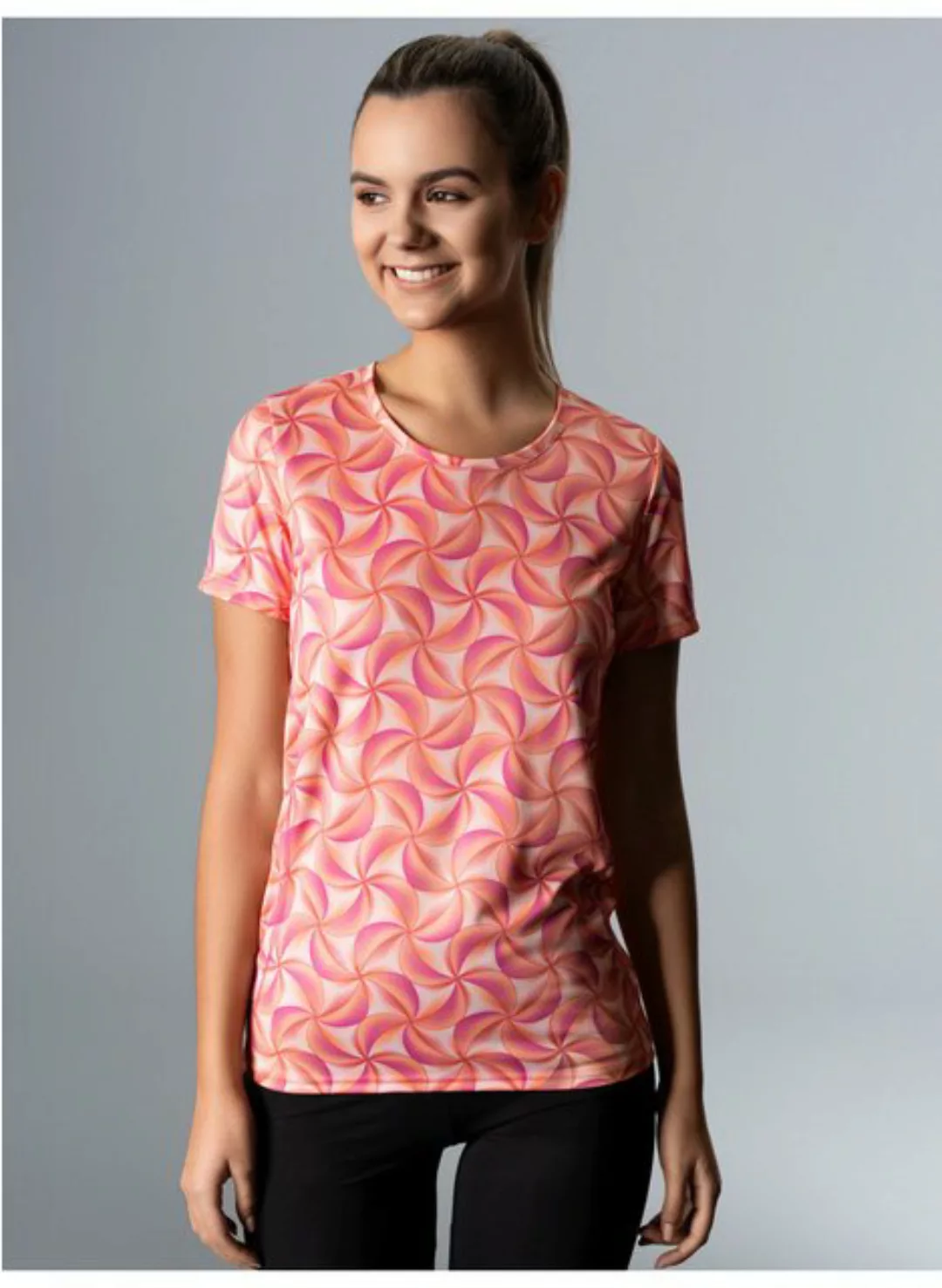 Trigema T-Shirt TRIGEMA Sport T-Shirt mit modischem Allover-Print (1-tlg) günstig online kaufen