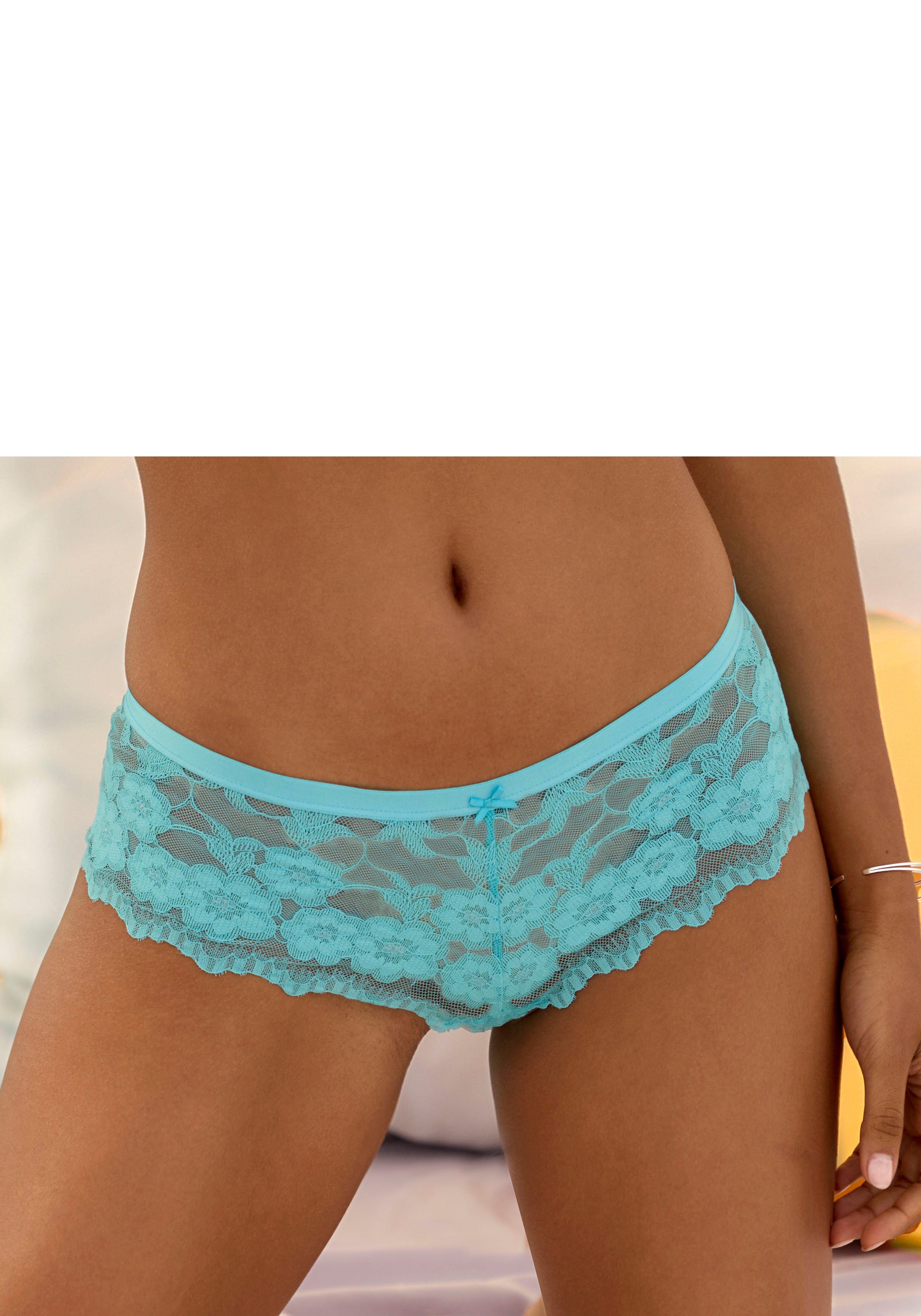 LASCANA Stringpanty aus zarter, elastischer Jacquardspitze günstig online kaufen