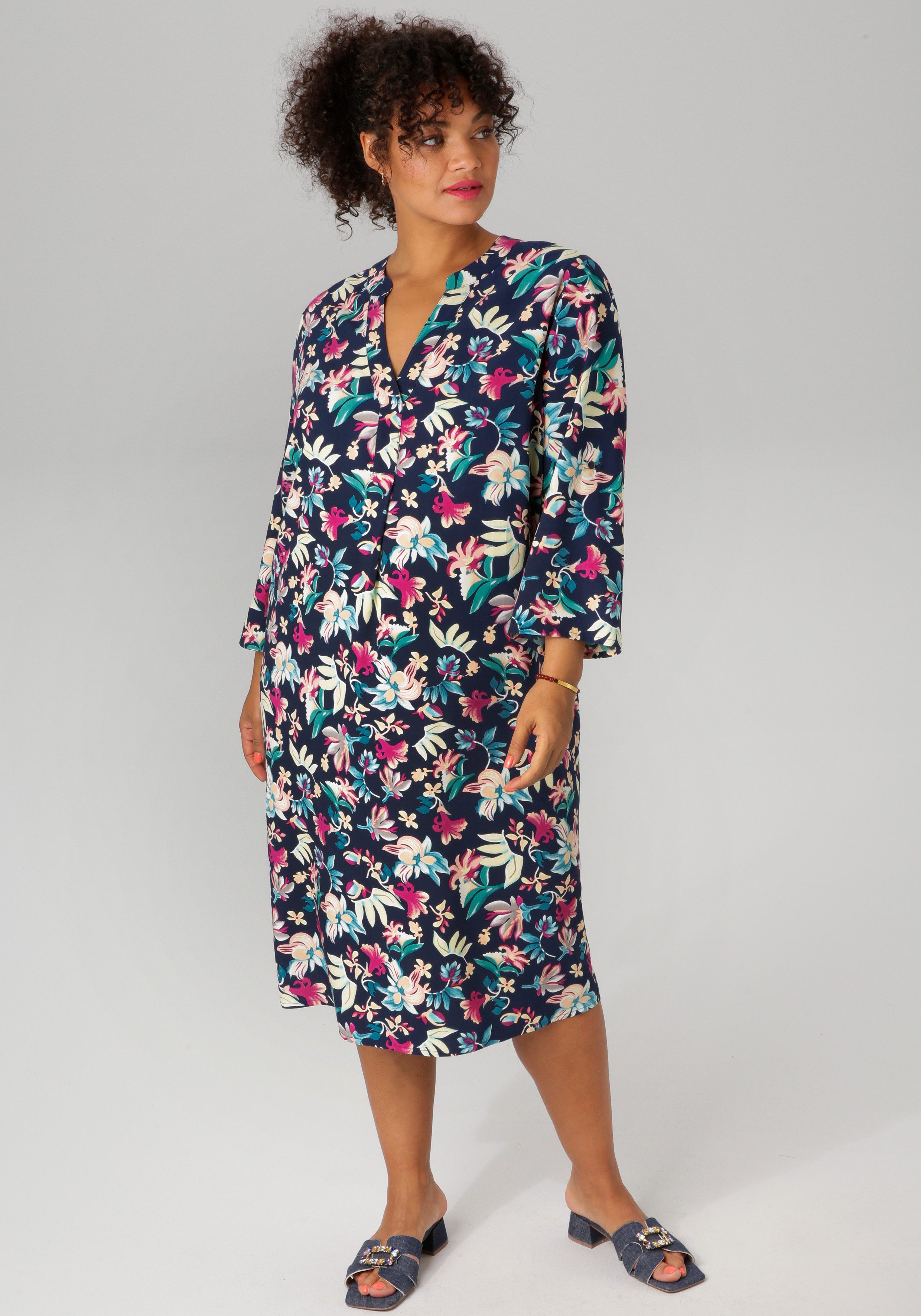 Aniston PLUS Sommerkleid, mit farbharmonischem, Blüten Druck günstig online kaufen