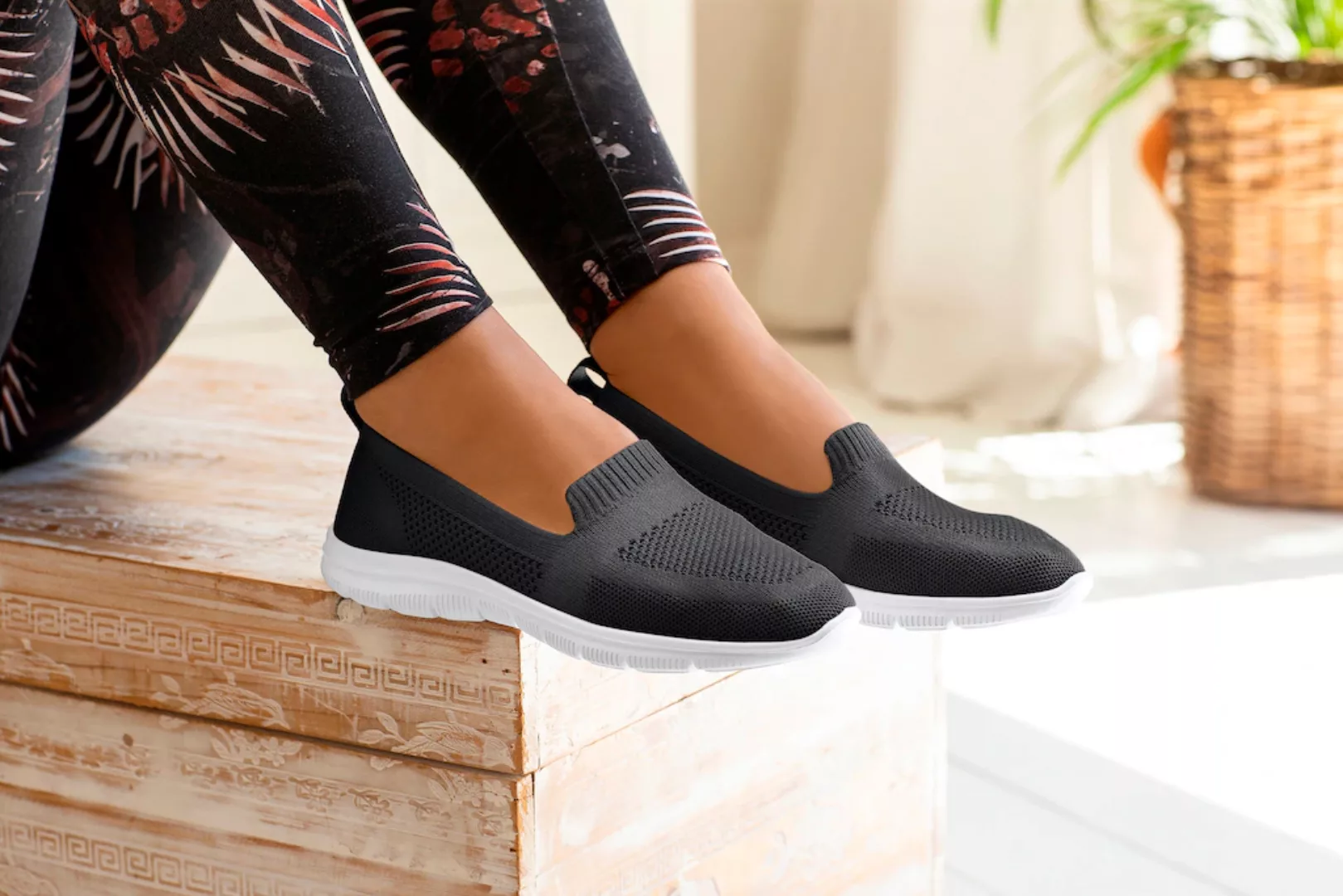 LASCANA Slipper, Slip-On-Sneaker, Halbschuh, ultraleichter Sneaker, VEGAN günstig online kaufen