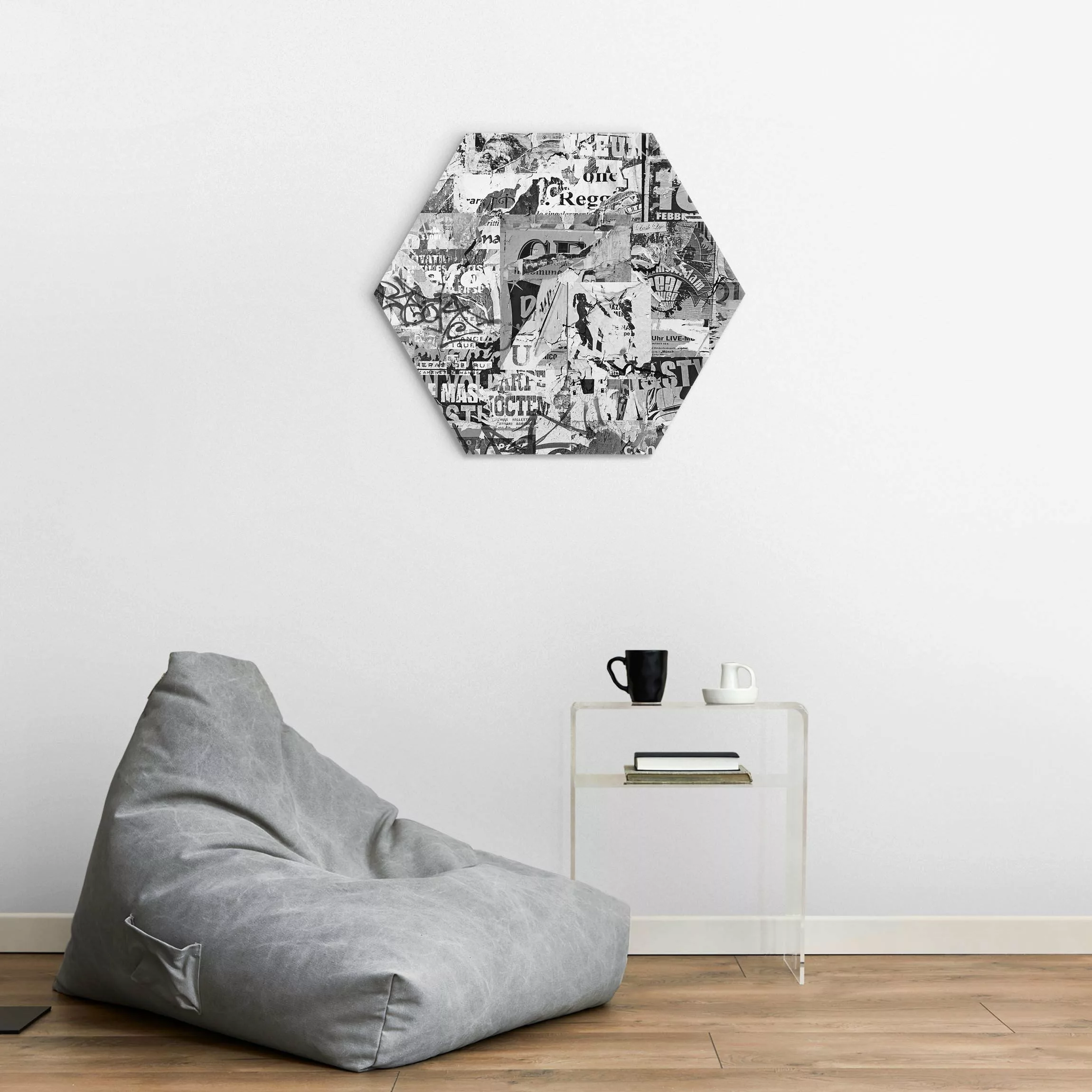 Hexagon-Alu-Dibond Bild Alte Plakatwand II Schwarz-Weiß günstig online kaufen