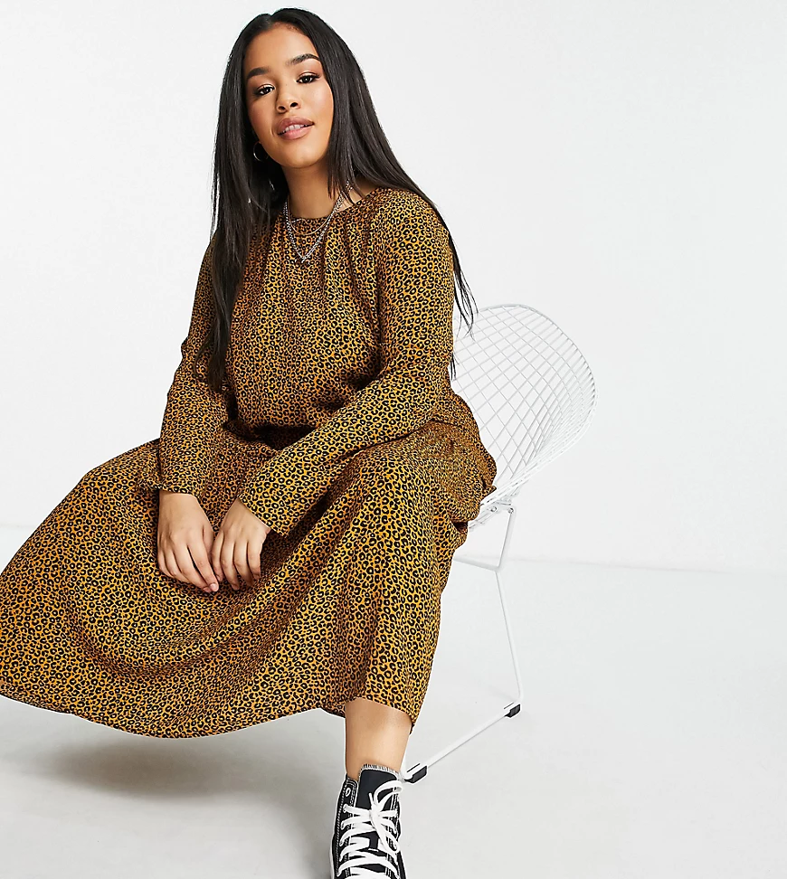 ASOS DESIGN Curve – Langärmliges, gestuftes Midi-Hängerkleid mit Tierfellmu günstig online kaufen