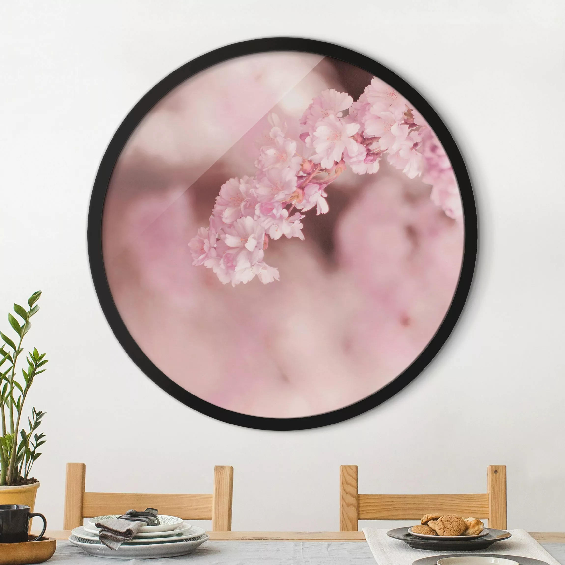 Rundes Gerahmtes Bild Kirschblüte im Violetten Licht günstig online kaufen