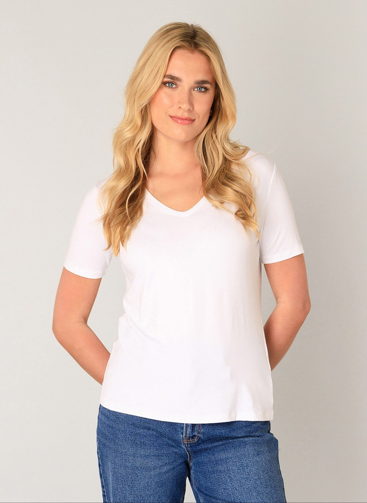 Base Level T-Shirt "Yanic", mit V-Ausschnitt günstig online kaufen