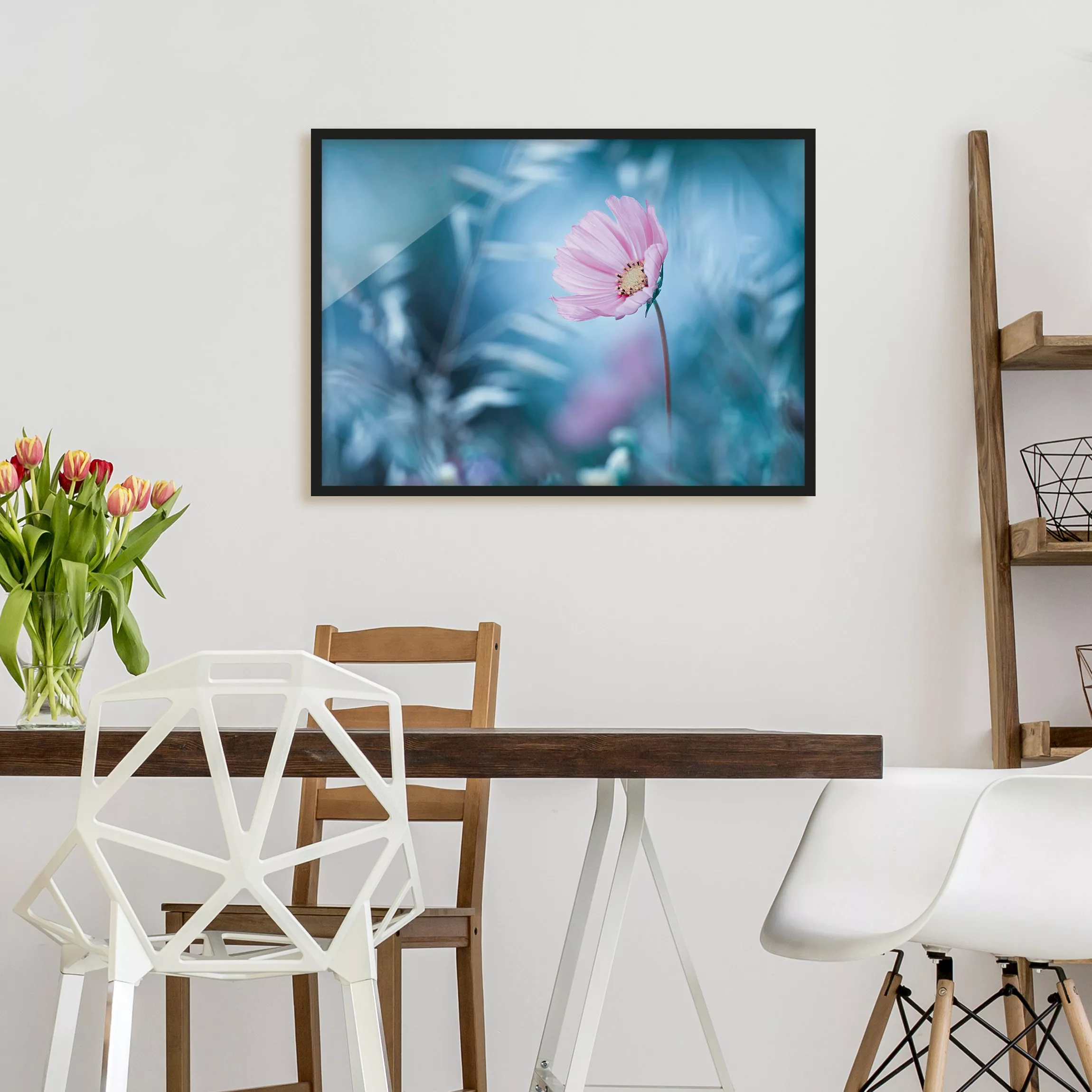 Bild mit Rahmen Blumen - Querformat Blüte in Pastell günstig online kaufen