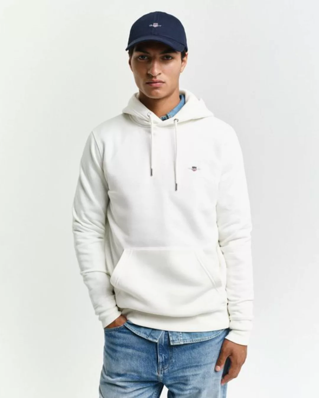 Gant Sweatshirt "REG SHIELD C-NECK SWEAT", mit Logostickerei auf der Brust günstig online kaufen