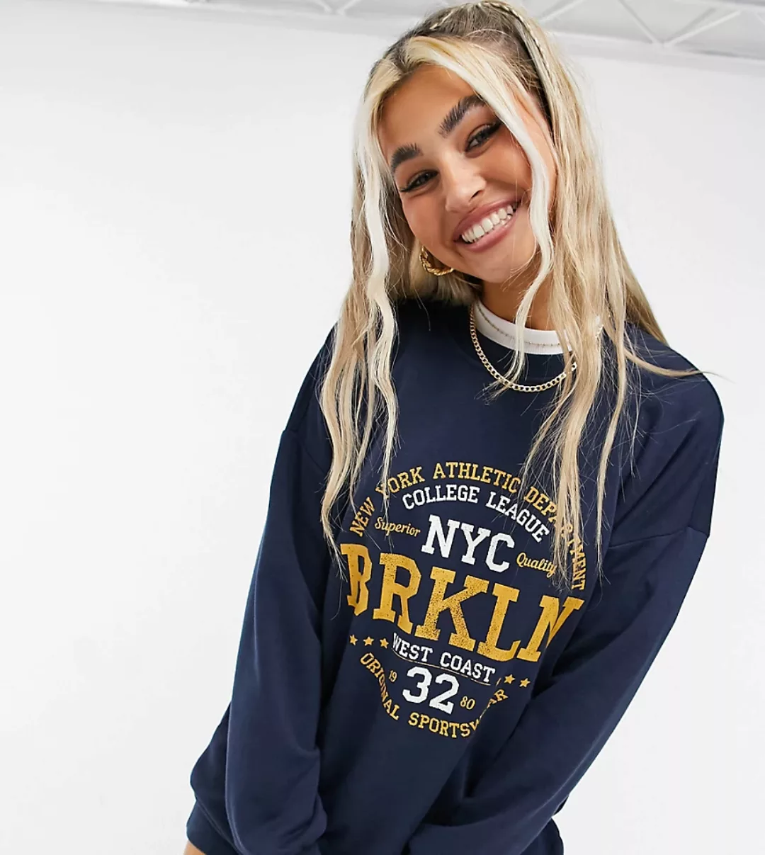 Noisy May – Exclusive – Sweatshirt-Kleid mit Brooklyn-College-Motiv in Mari günstig online kaufen