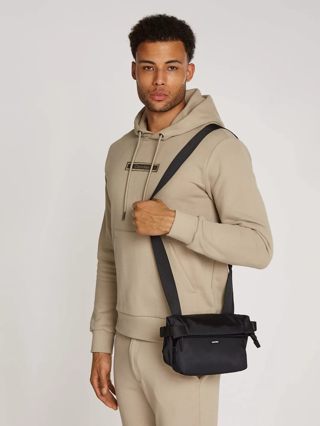 Calvin Klein Umhängetasche "CK ESSENTIAL TECH XBODY" günstig online kaufen