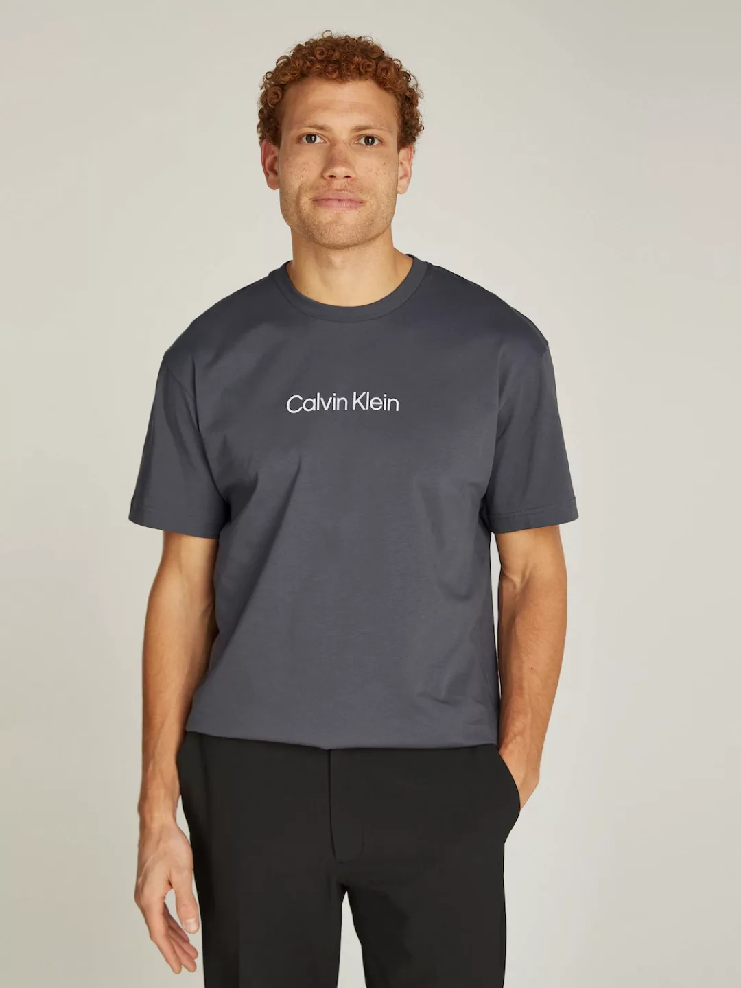 Calvin Klein T-Shirt HERO LOGO COMFORT T-SHIRT mit aufgedrucktem Markenlabe günstig online kaufen