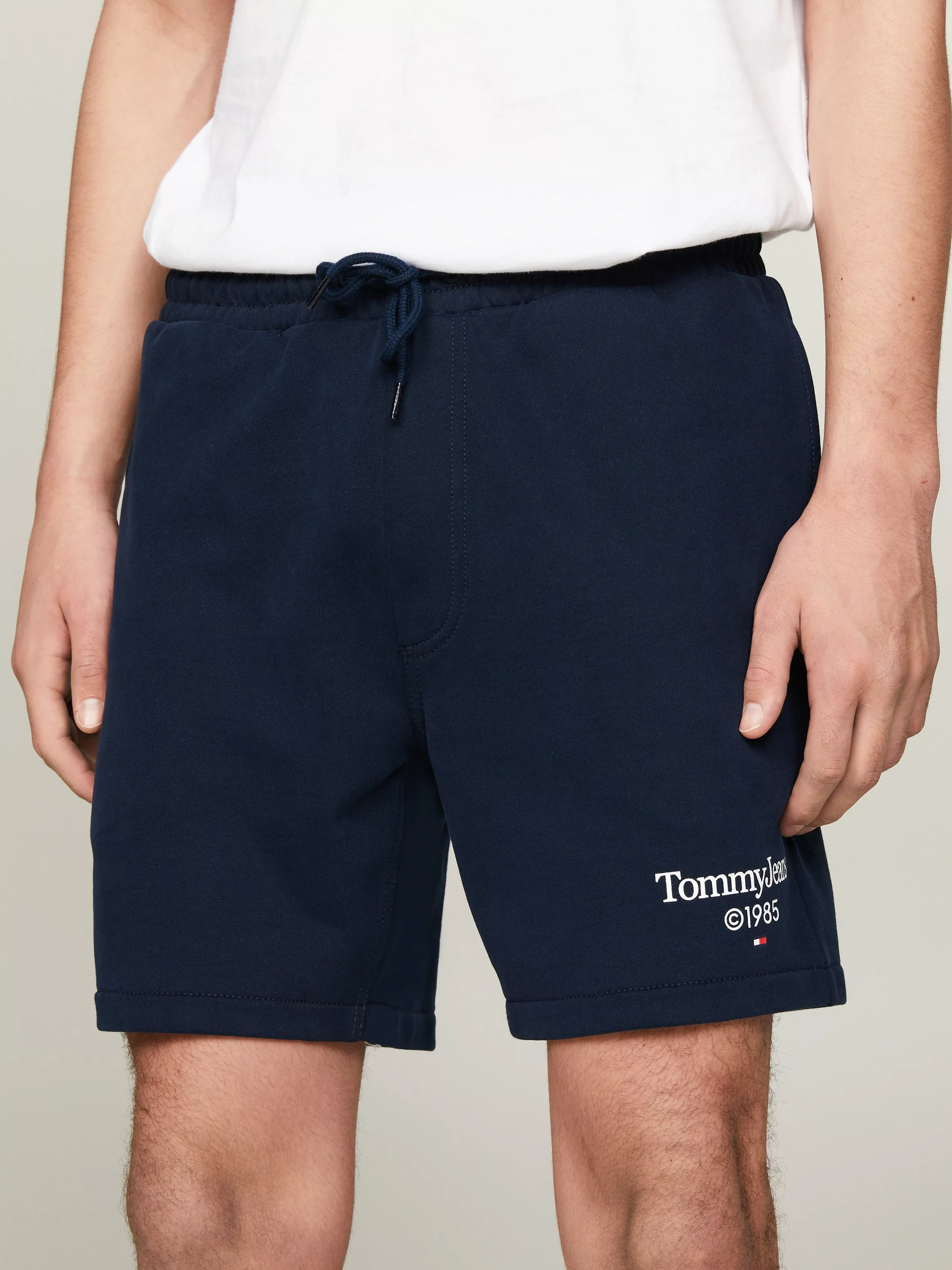 Tommy Jeans Plus Sweatshorts "TJM ENTRY GRAPHIC SHORT EXT", Große Größen günstig online kaufen
