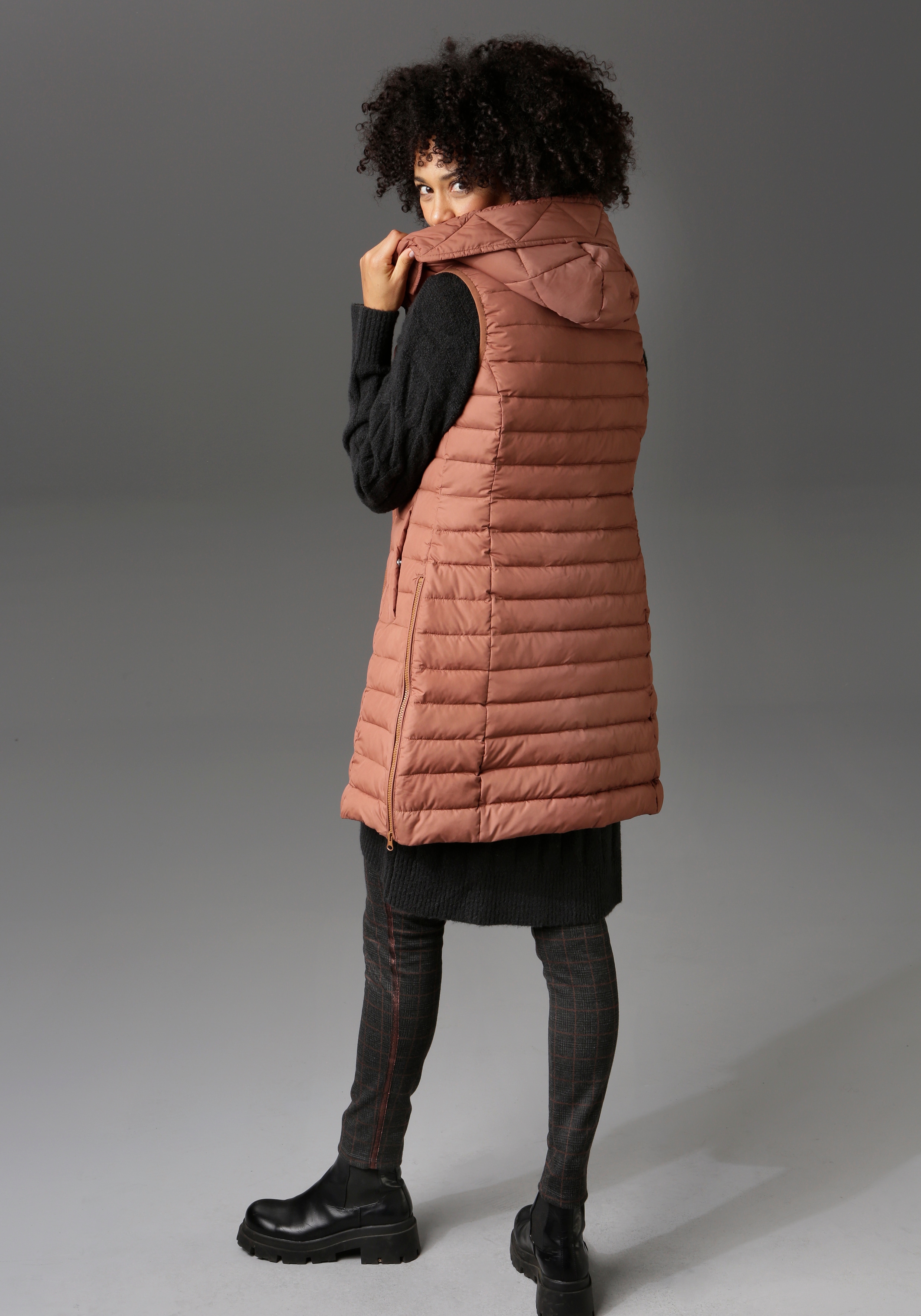 Aniston CASUAL Steppweste, mit verstellbarer Kapuze günstig online kaufen