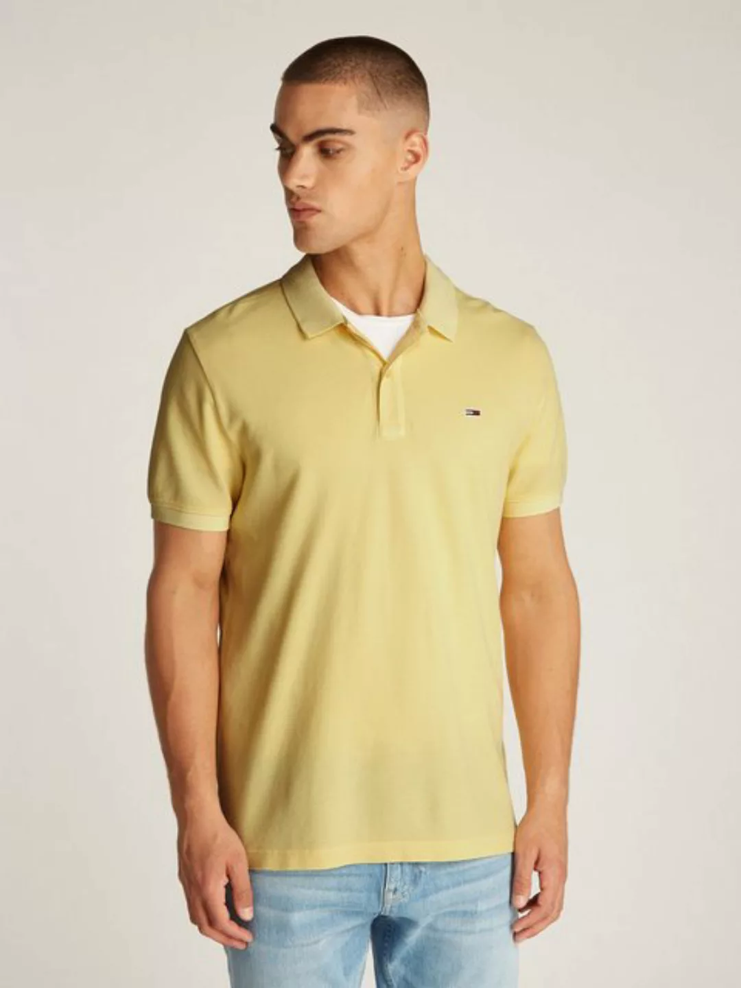 Tommy Jeans Poloshirt TJM SLIM ESSENTIAL GD POLO SS mit Logostickerei günstig online kaufen