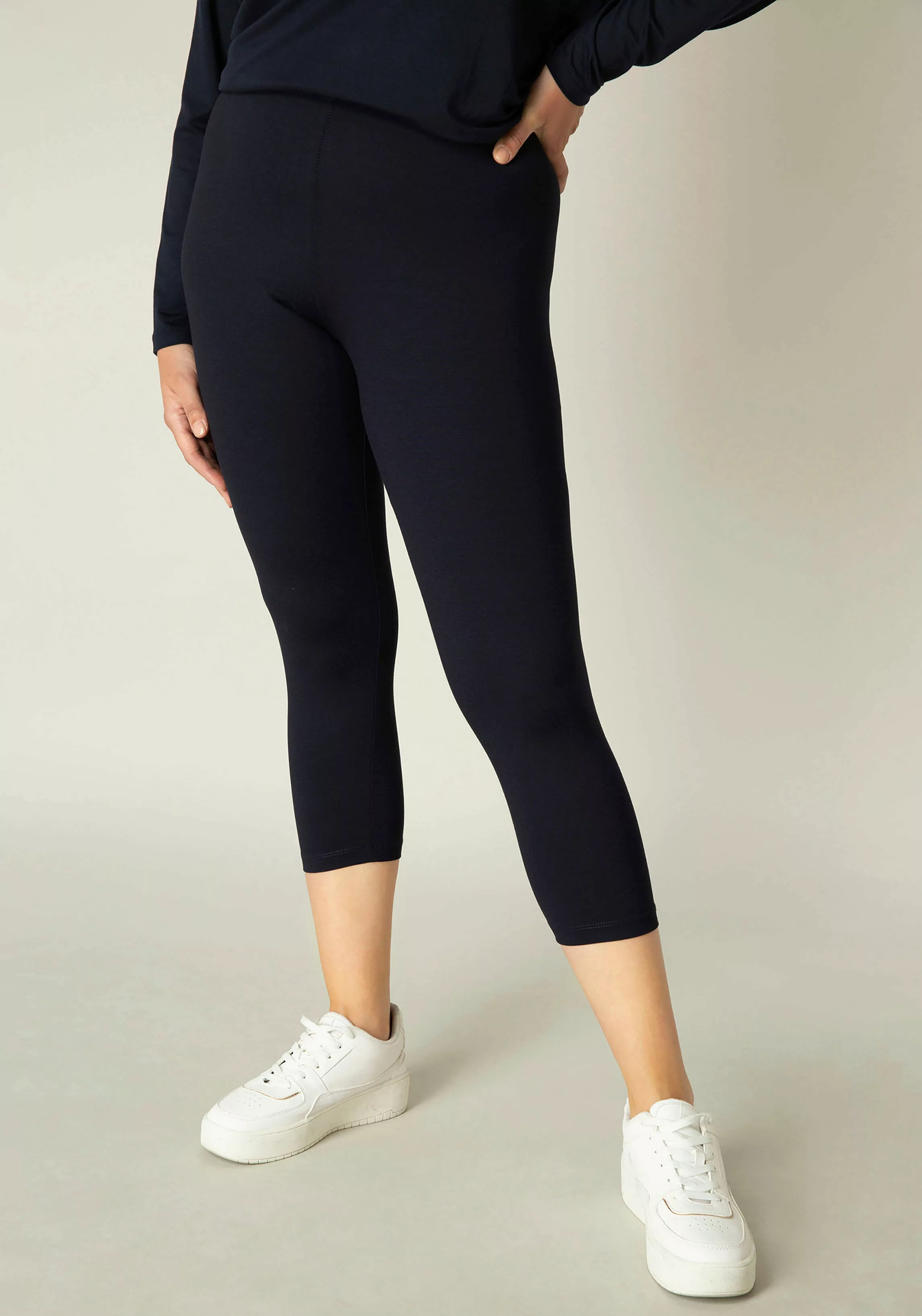 Base Level Curvy Caprileggings Audrey günstig online kaufen