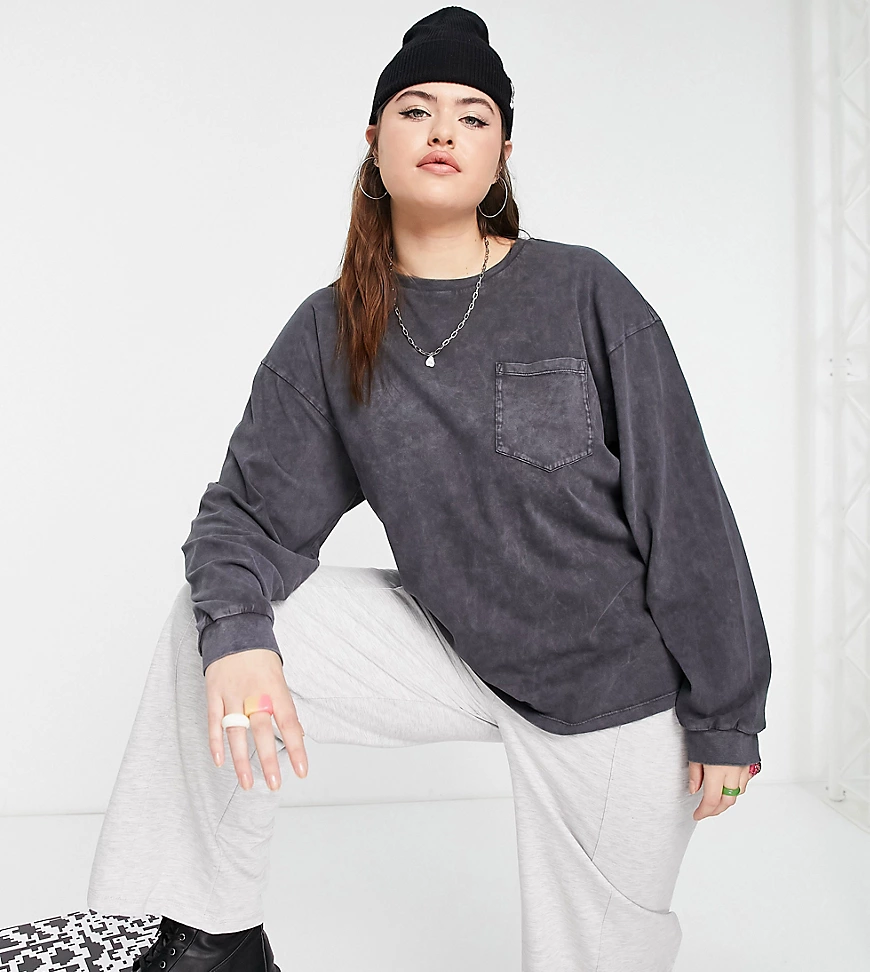 ASOS DESIGN Curve – Oversize-Oberteil in verwaschenem Schwarz mit Tasche günstig online kaufen