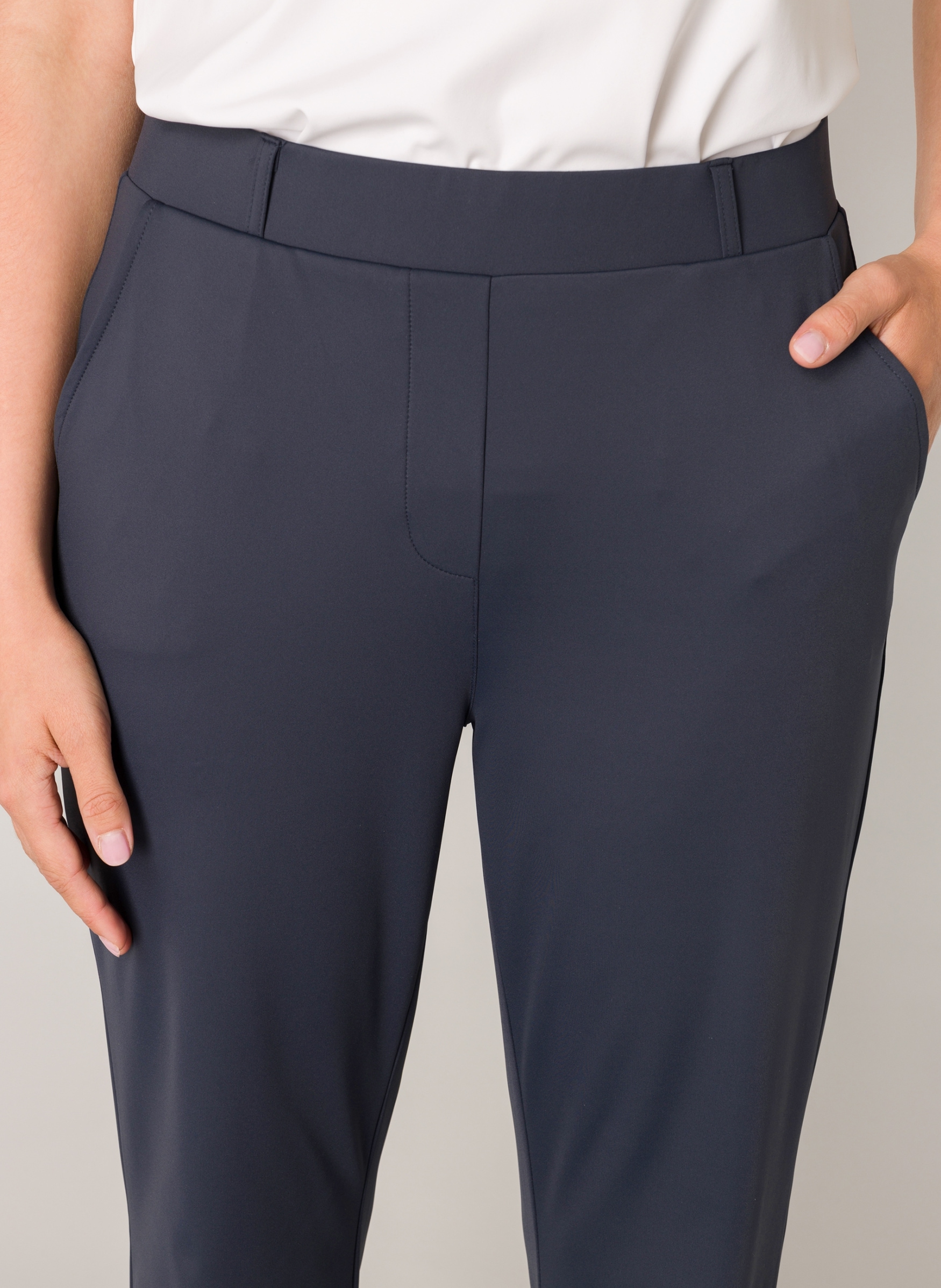 Base Level Stoffhose "Tori", mit ausgestelltem Bein und Stretch günstig online kaufen