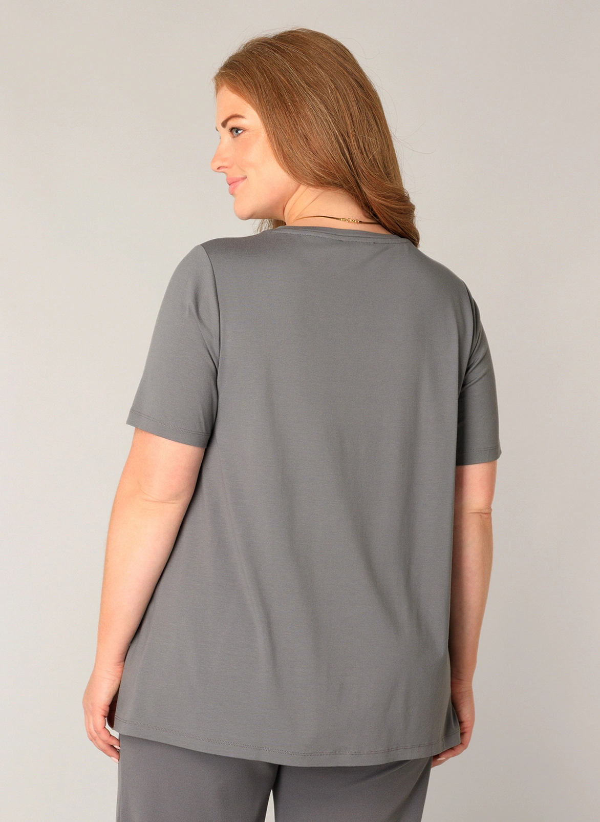 Base Level Curvy T-Shirt "Alba", mit V-Ausschnitt günstig online kaufen