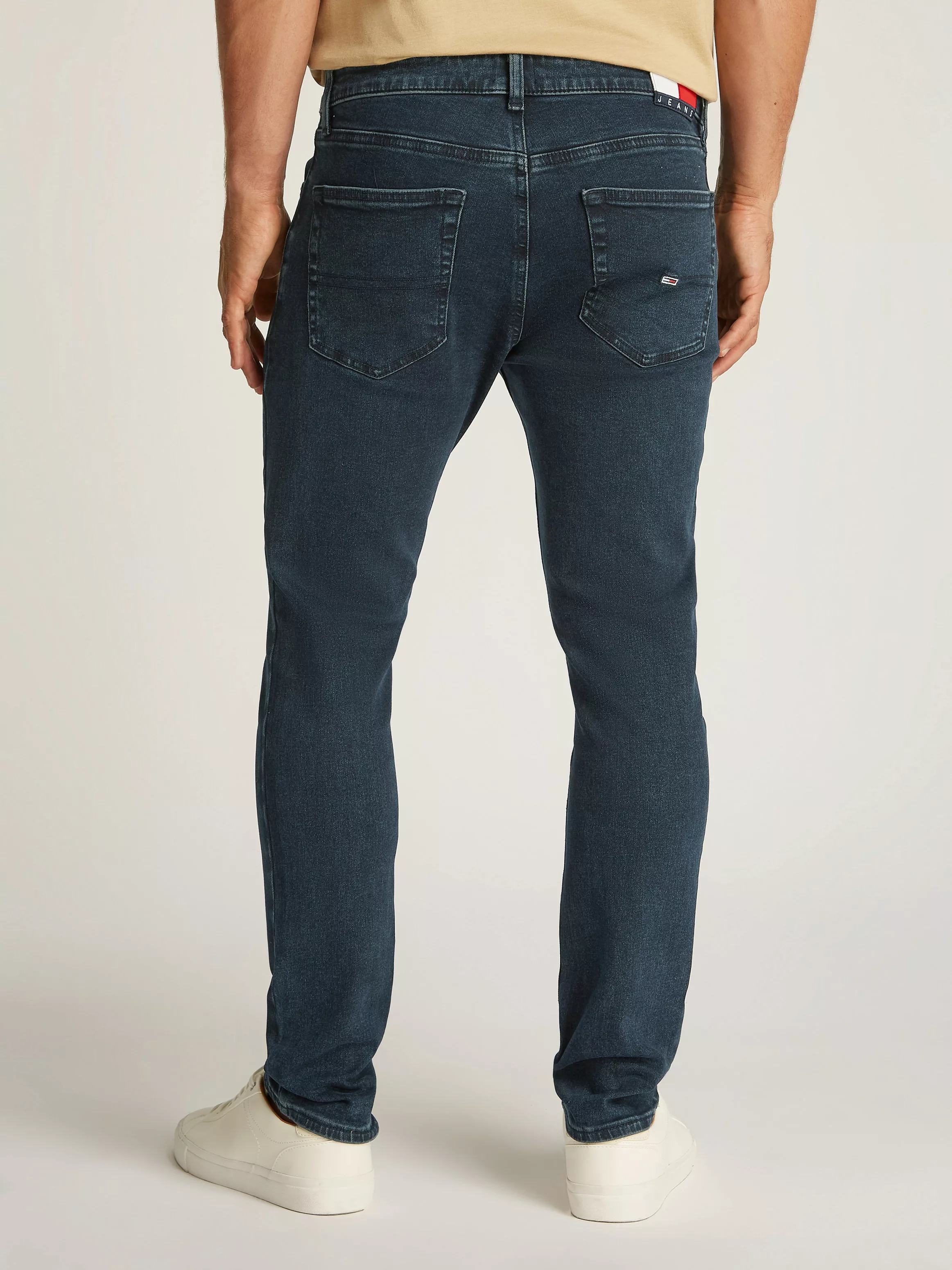 Tommy Jeans Tapered-fit-Jeans, mit Logostickereien günstig online kaufen