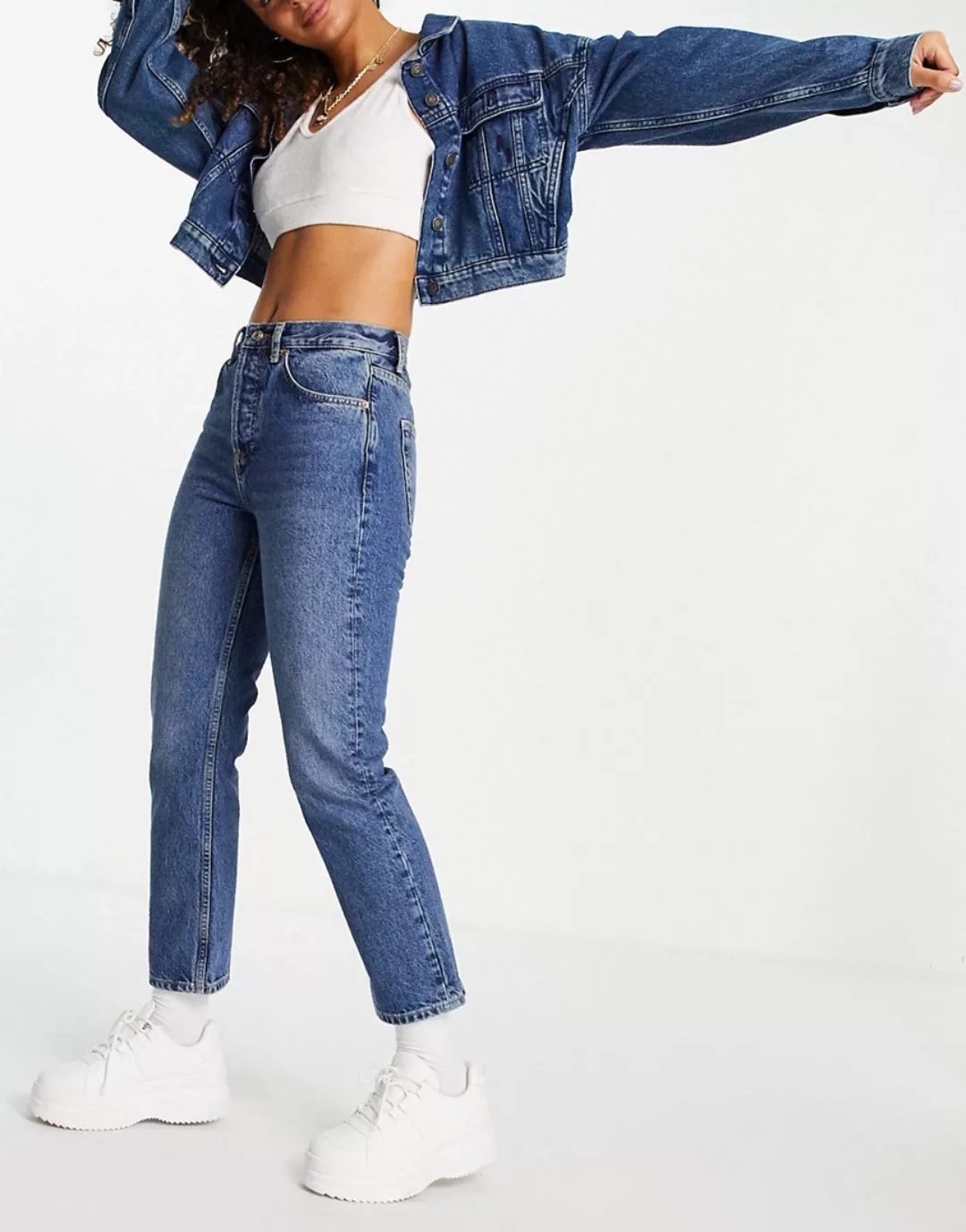 Topshop – Editor – Jeans in Mittelblau günstig online kaufen