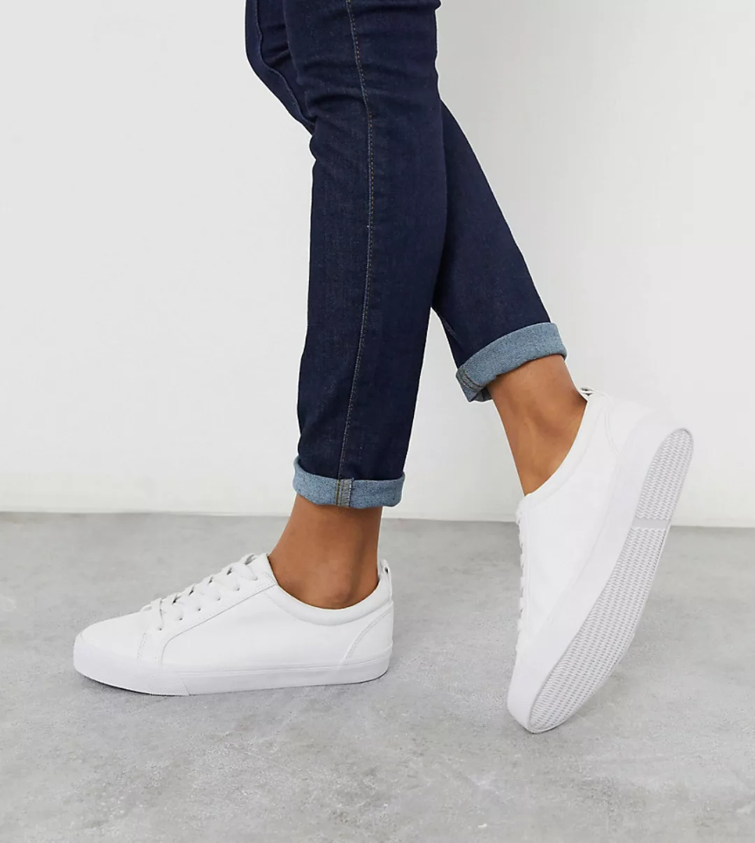 ASOS DESIGN – Dunn – Weiße Sneaker zum Schnüren mit weiter Passform günstig online kaufen