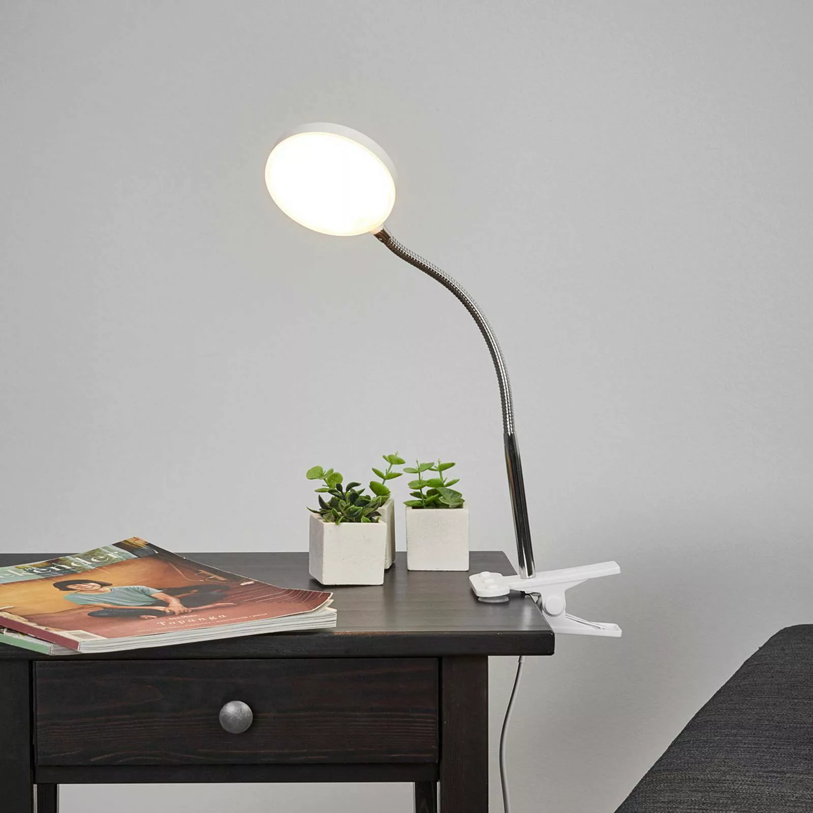 Lindby LED-Klemmtischleuchte Milow, weiß, Metall, 36 cm hoch günstig online kaufen