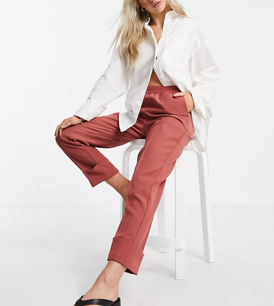 Y.A.S Petite – Anzughose mit elastischem Bund und Umschlagsaum in Dunkelros günstig online kaufen